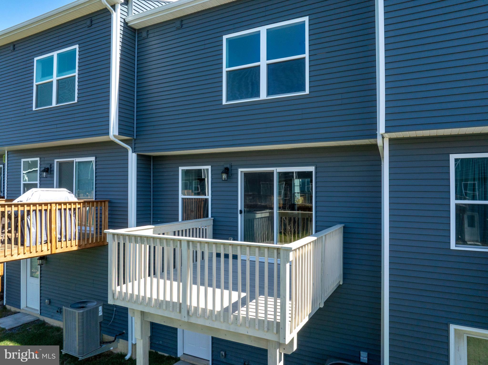 GRAYS POINTE - Residential