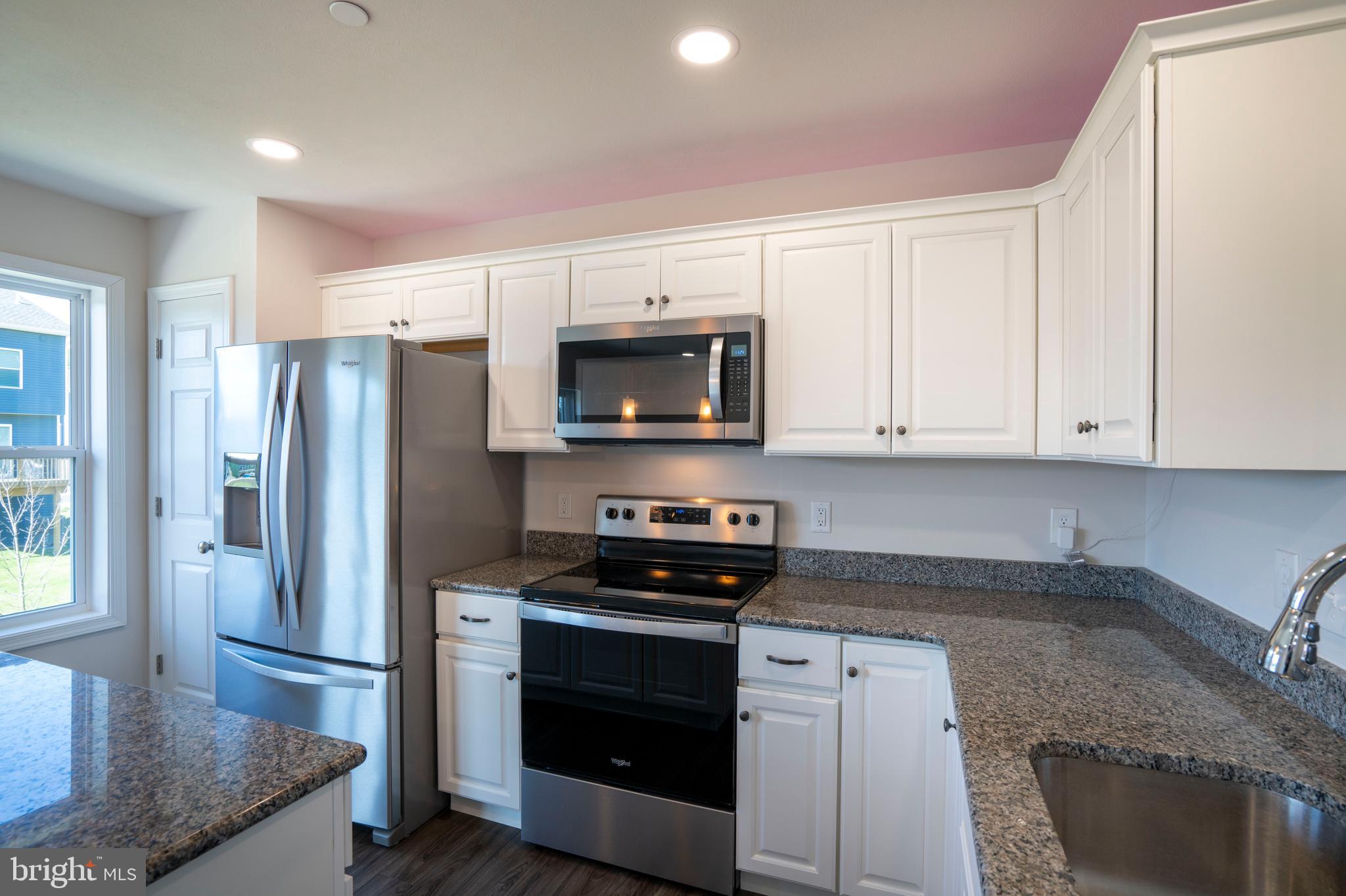 GRAYS POINTE - Residential