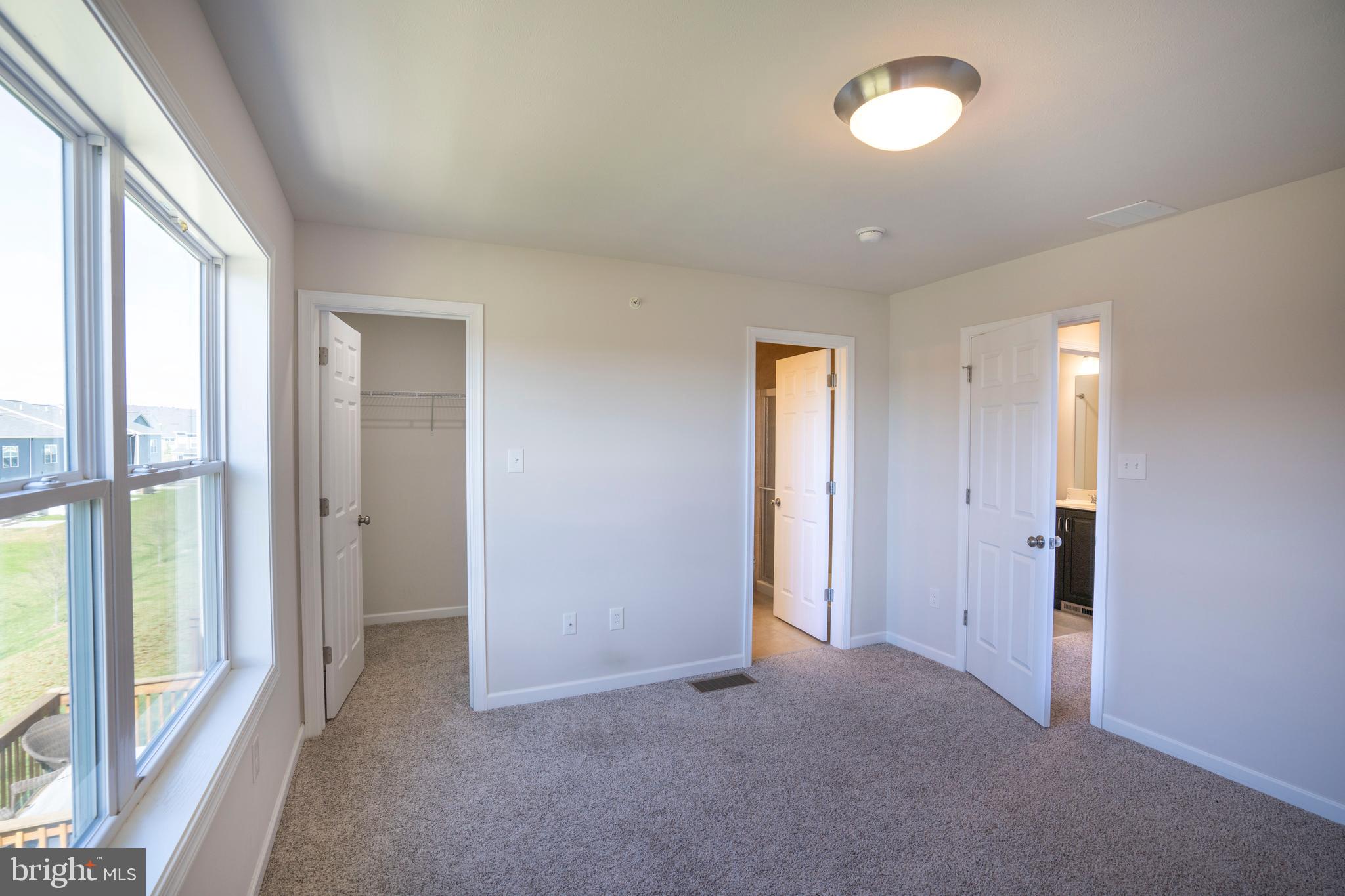 GRAYS POINTE - Residential