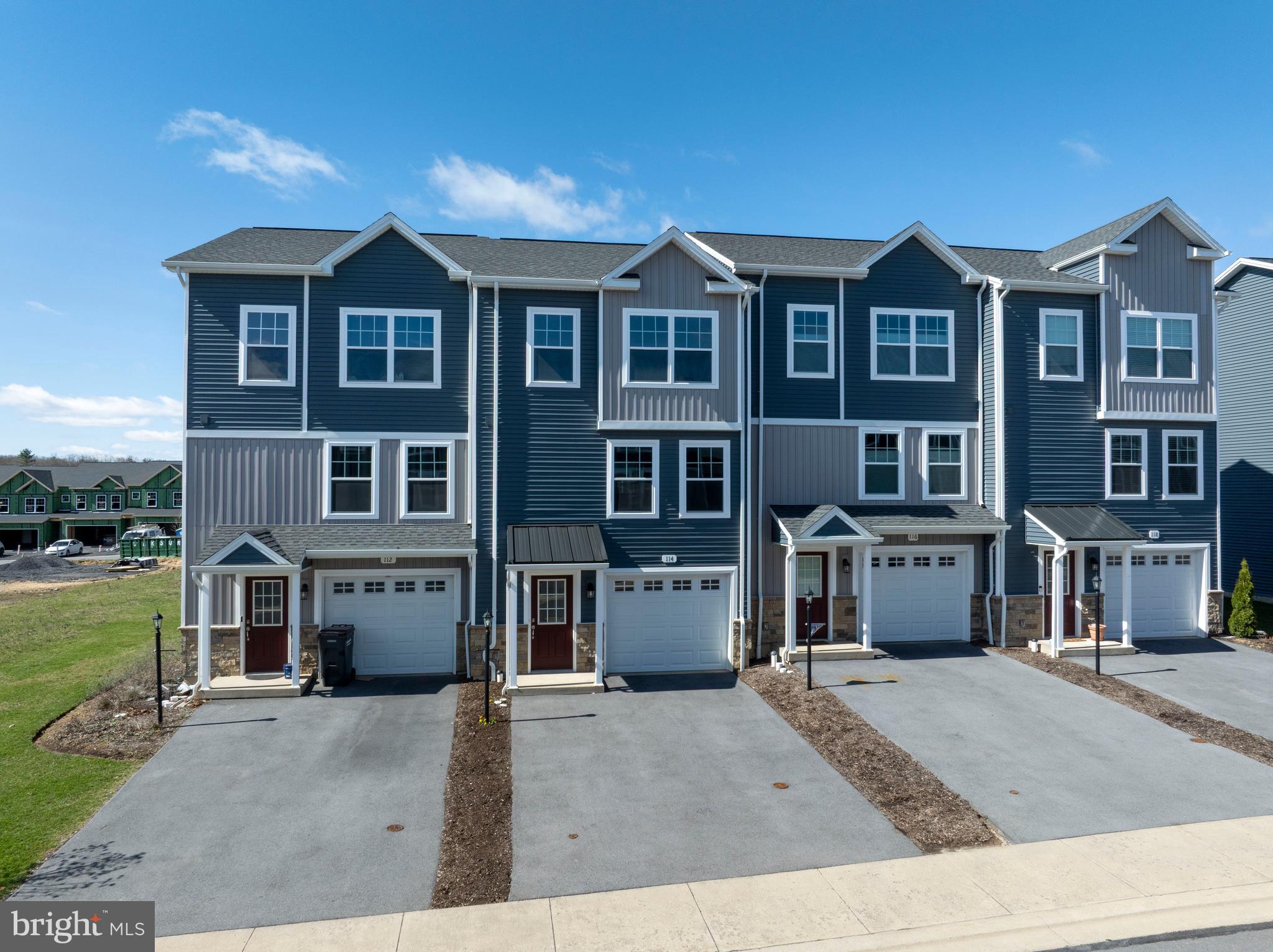 GRAYS POINTE - Residential