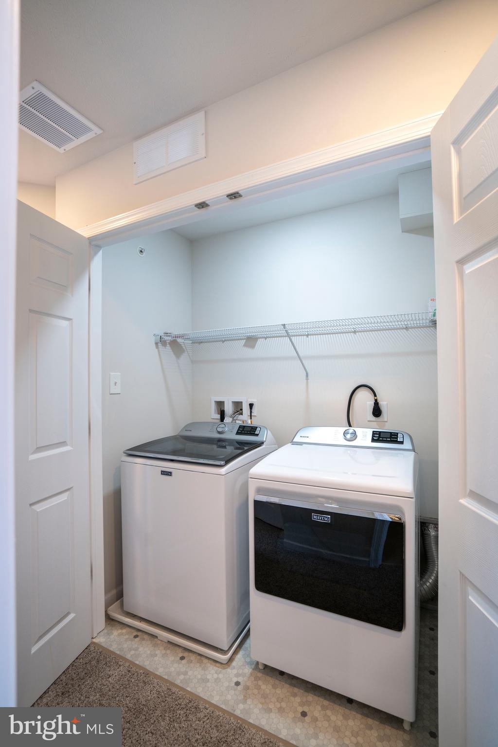 GRAYS POINTE - Residential