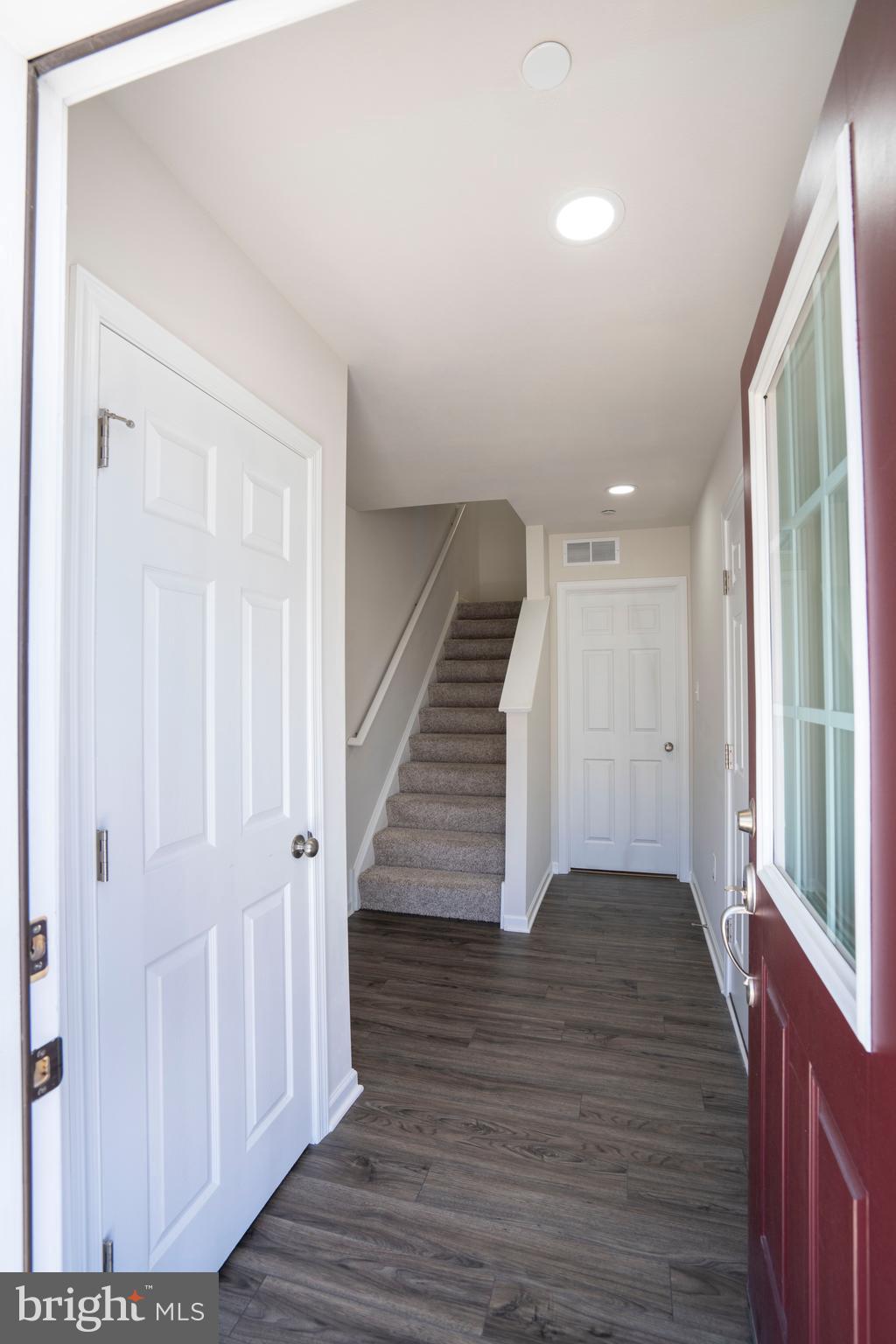 GRAYS POINTE - Residential