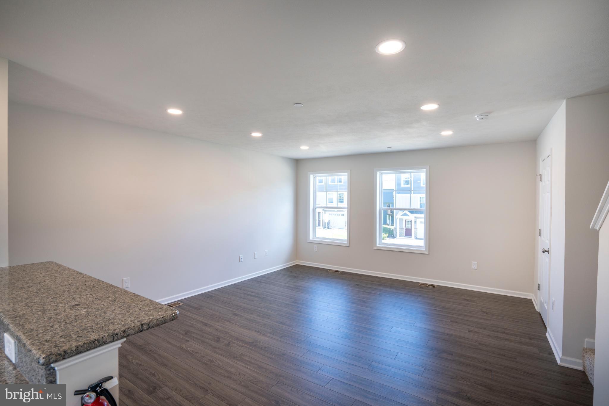 GRAYS POINTE - Residential