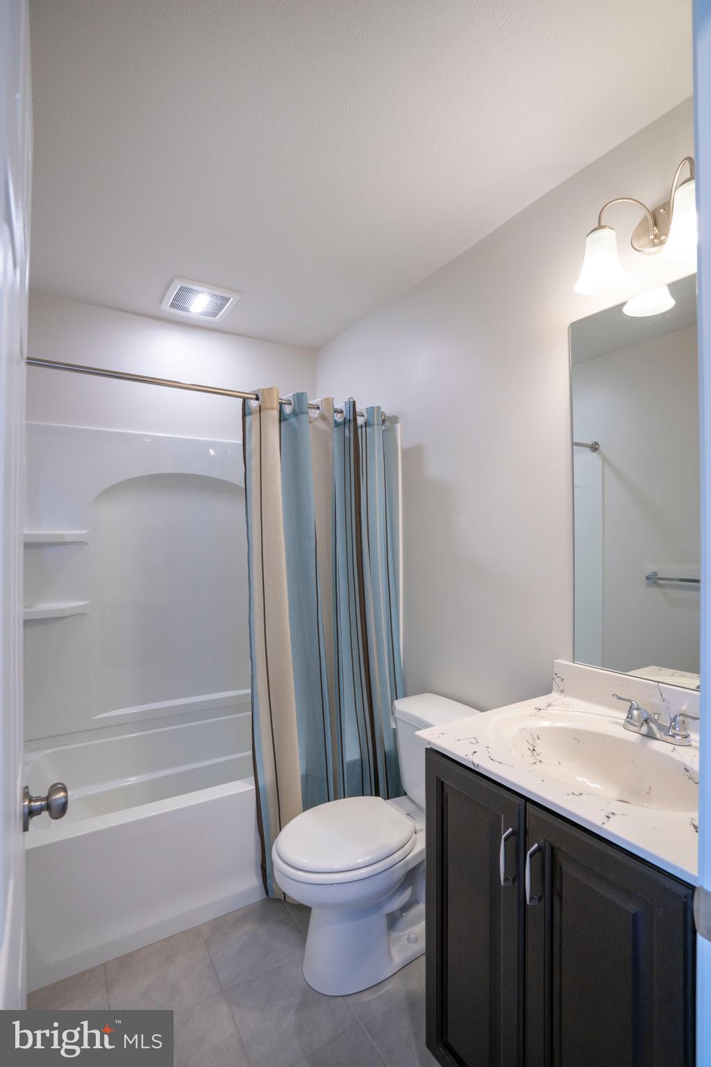 GRAYS POINTE - Residential