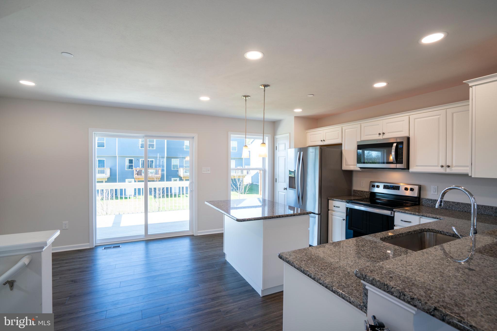 GRAYS POINTE - Residential