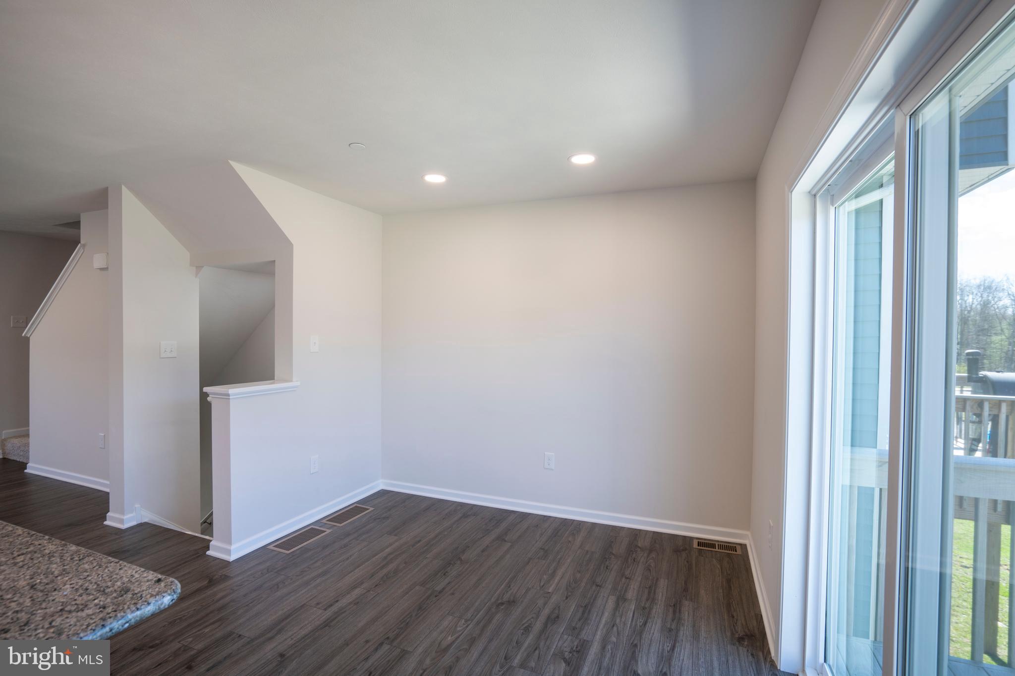 GRAYS POINTE - Residential