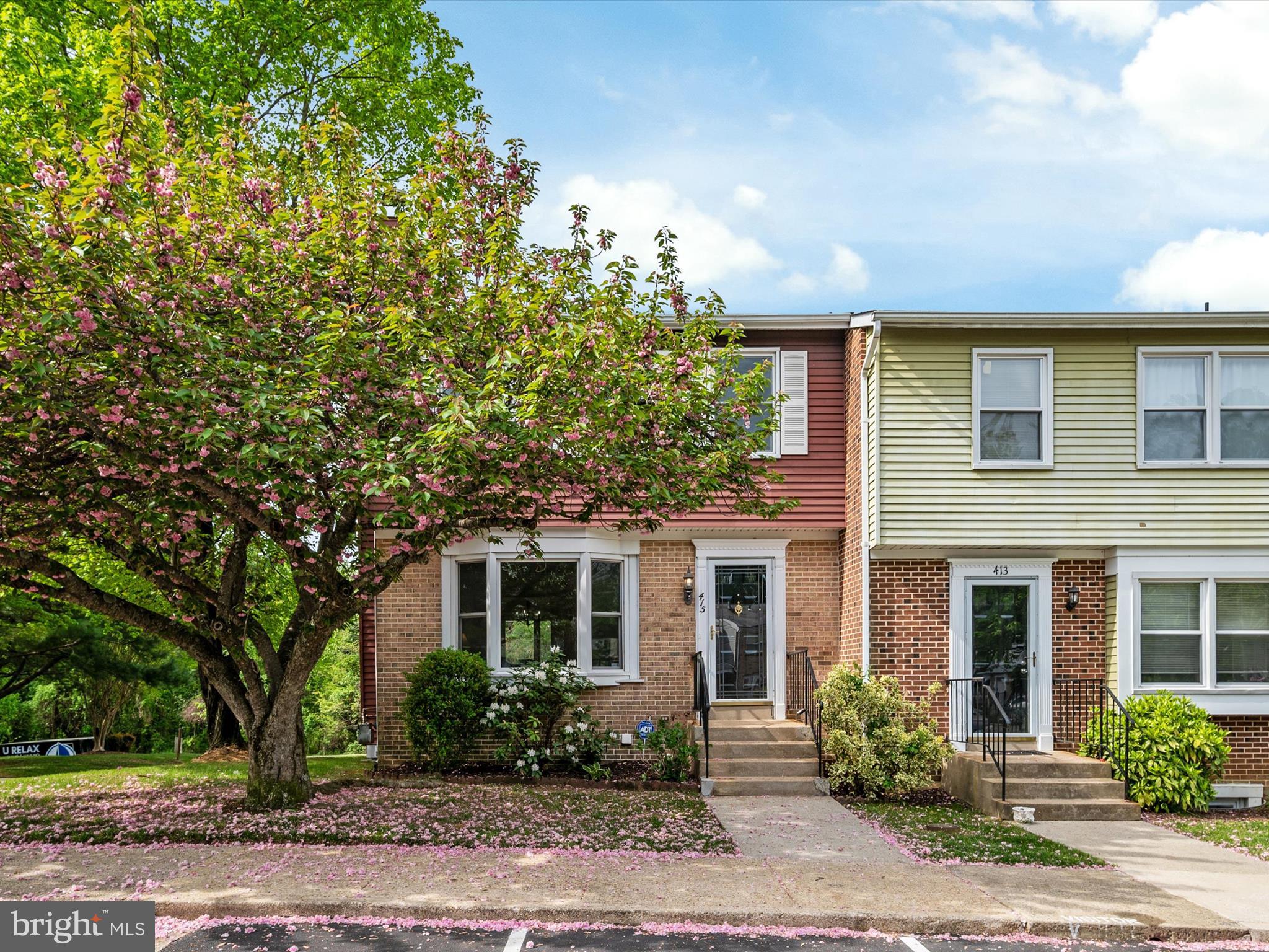 BAY HILLS - COLONIAL RIDGE - Residential