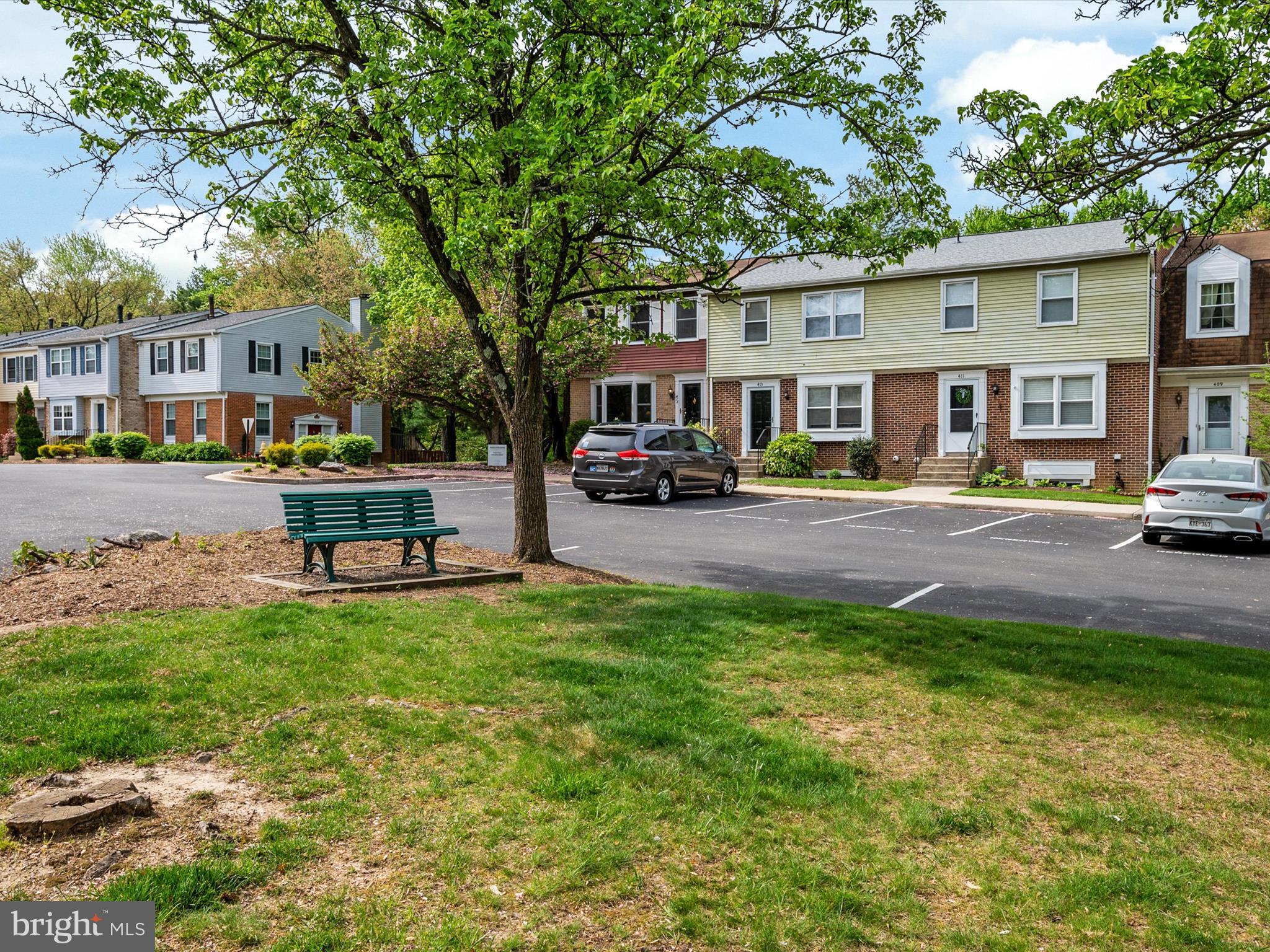 BAY HILLS - COLONIAL RIDGE - Residential