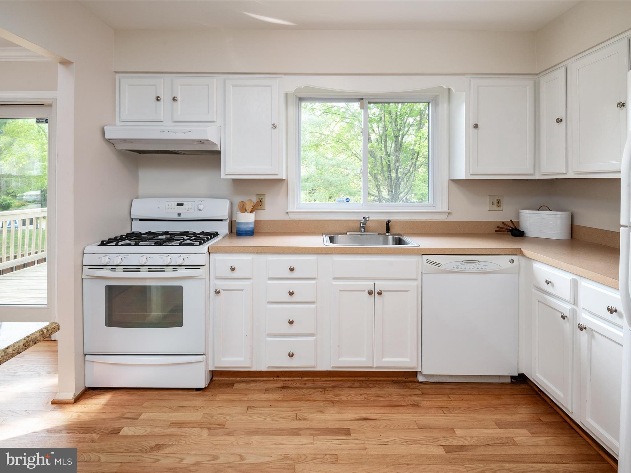 BAY HILLS - COLONIAL RIDGE - Residential