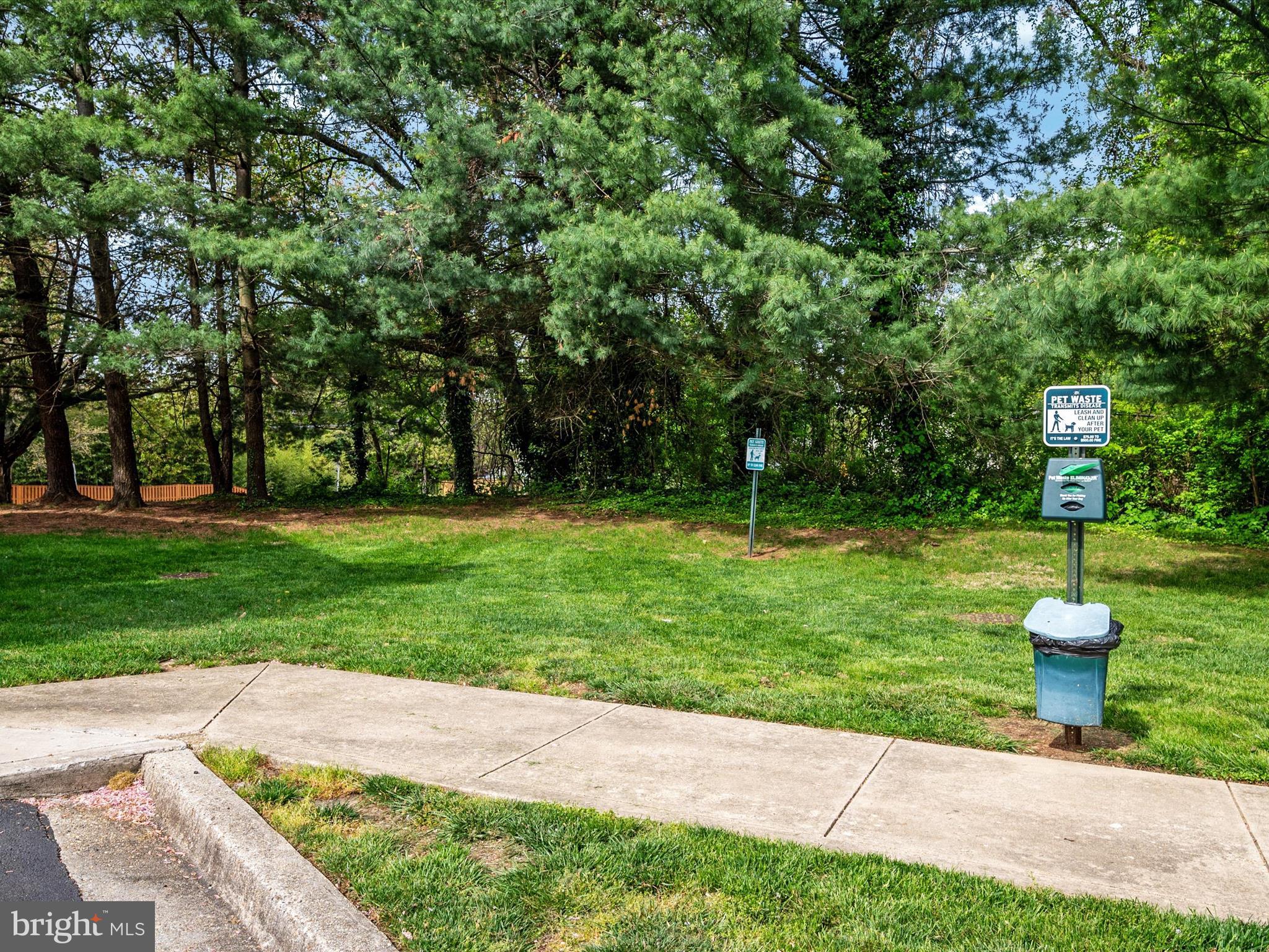 BAY HILLS - COLONIAL RIDGE - Residential