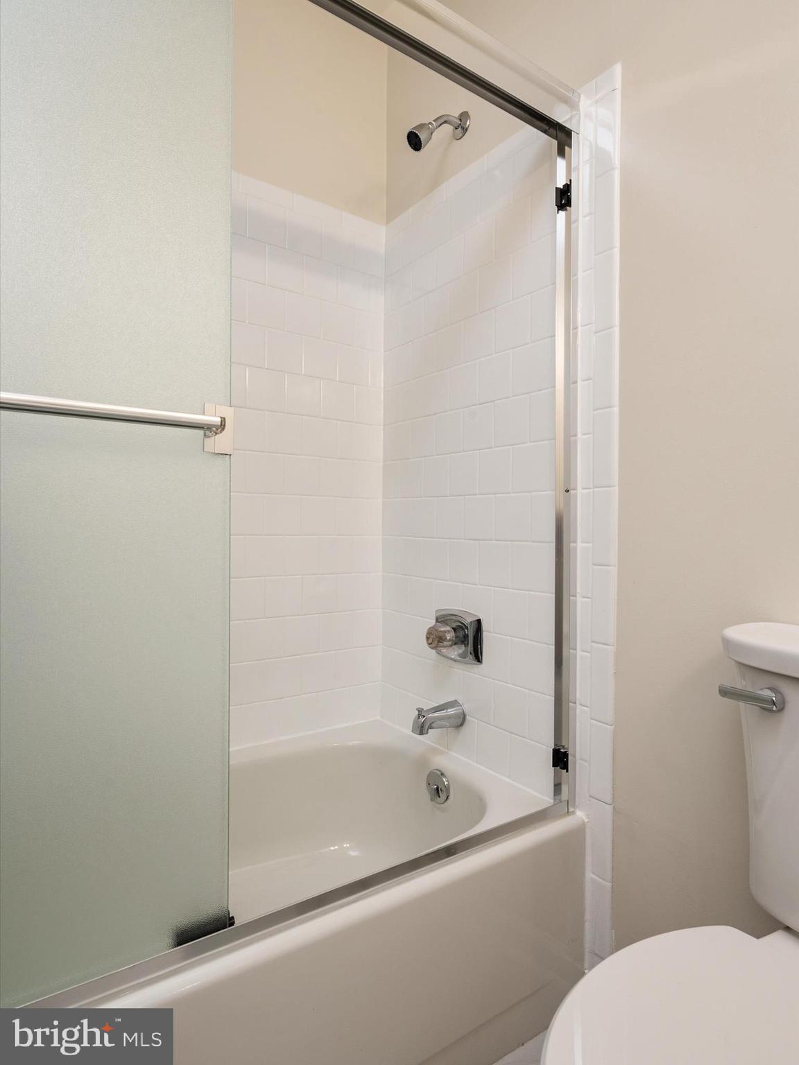 BAY HILLS - COLONIAL RIDGE - Residential