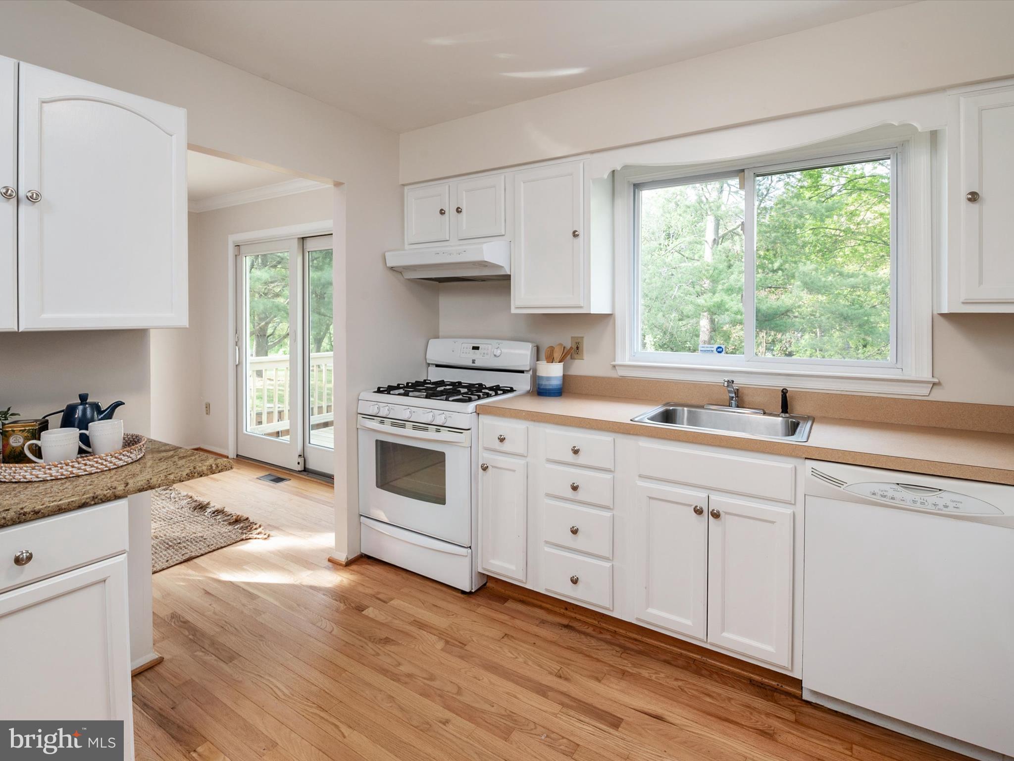 BAY HILLS - COLONIAL RIDGE - Residential