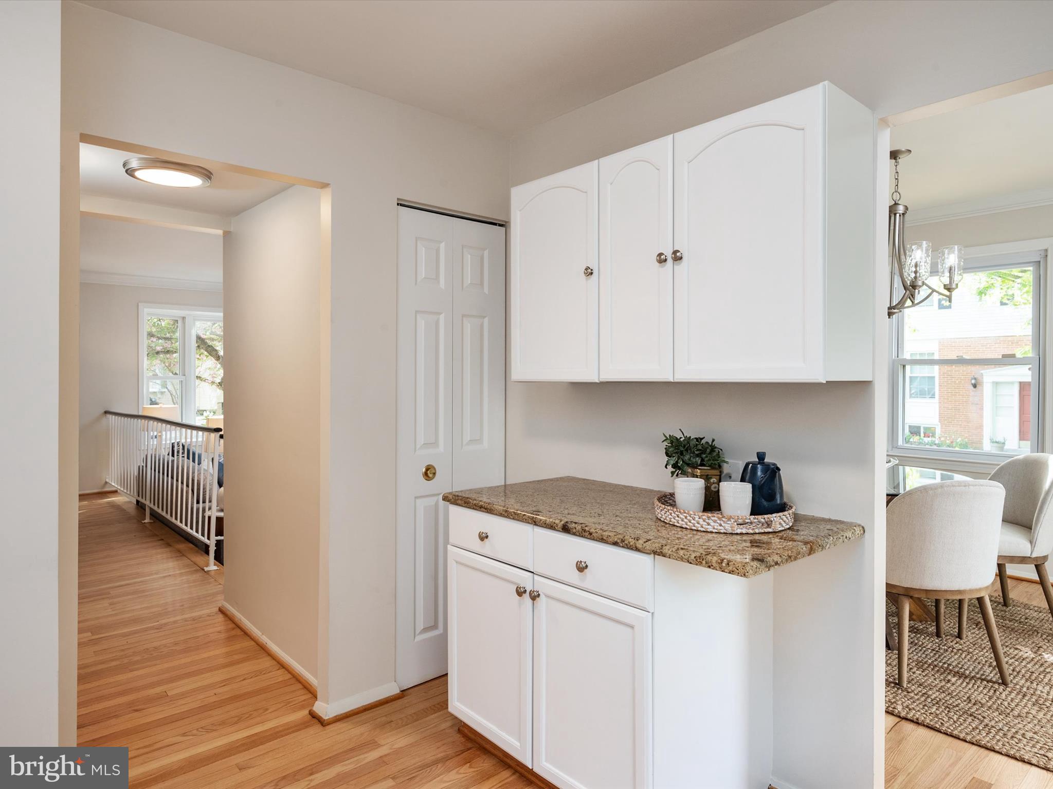 BAY HILLS - COLONIAL RIDGE - Residential