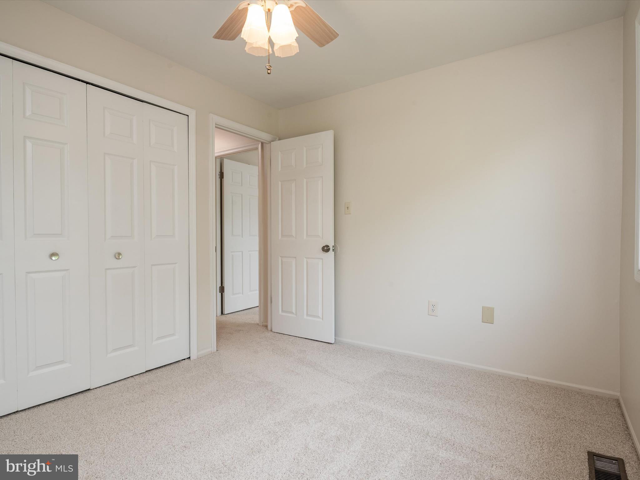 BAY HILLS - COLONIAL RIDGE - Residential