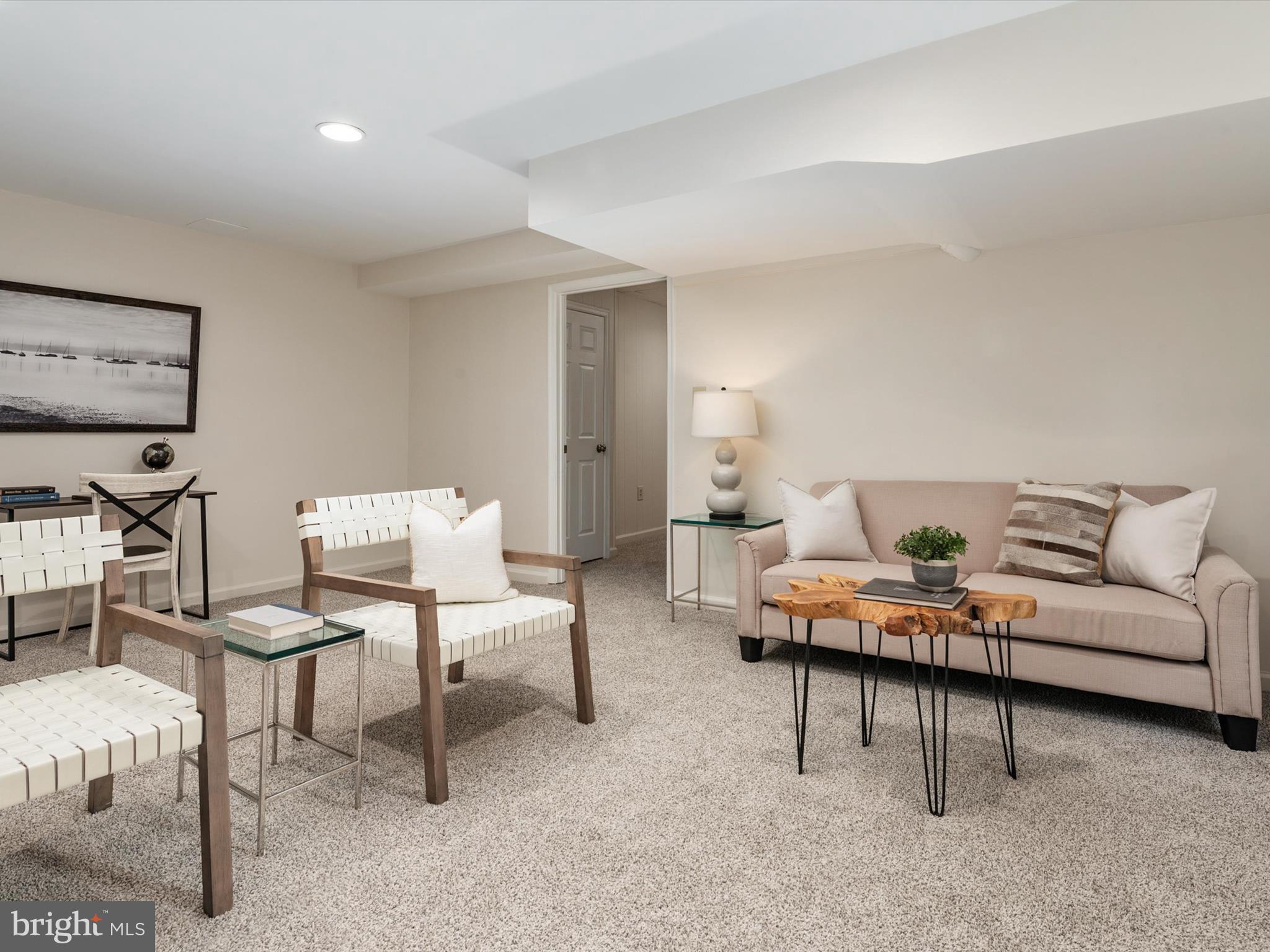 BAY HILLS - COLONIAL RIDGE - Residential