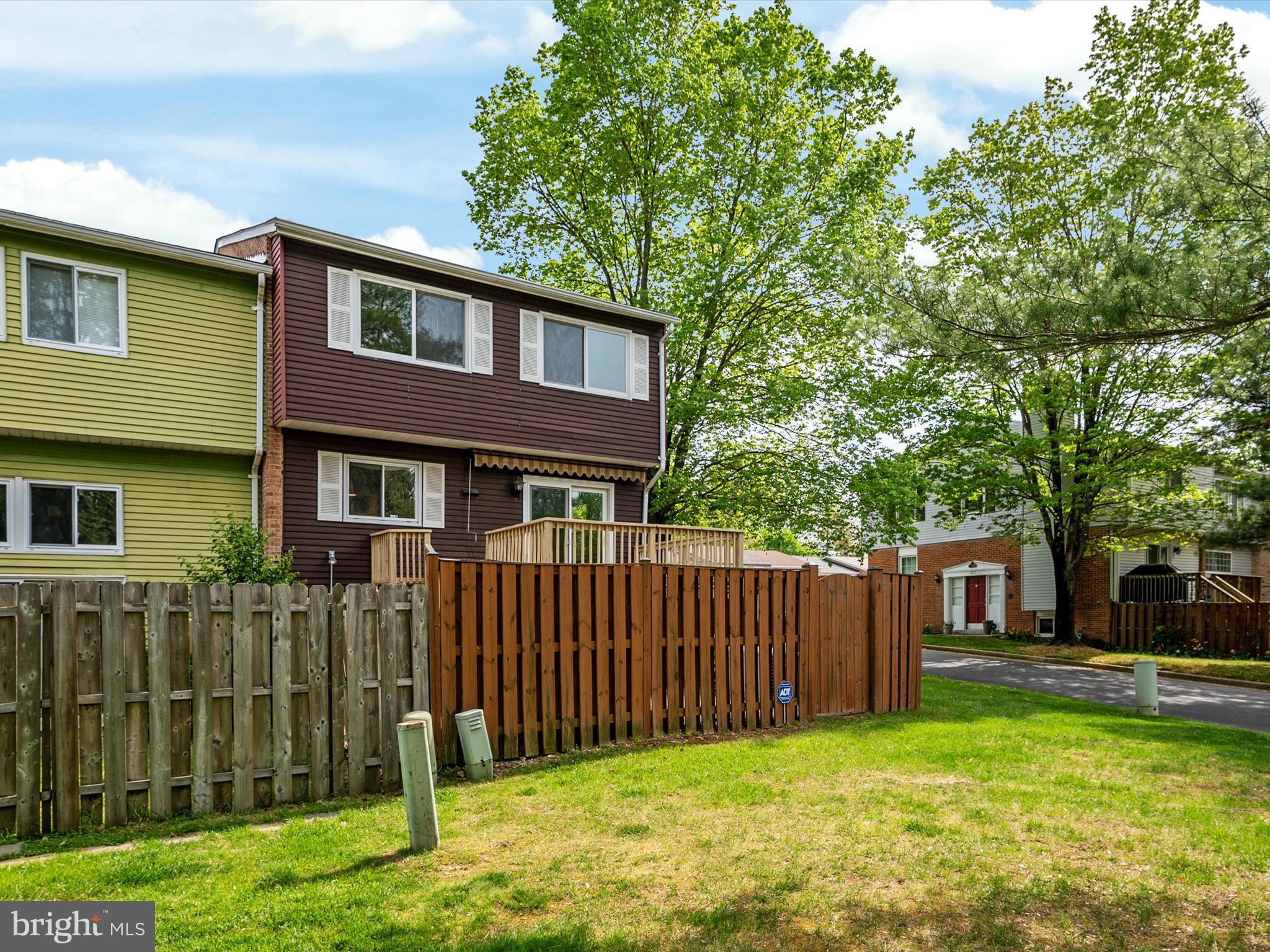 BAY HILLS - COLONIAL RIDGE - Residential