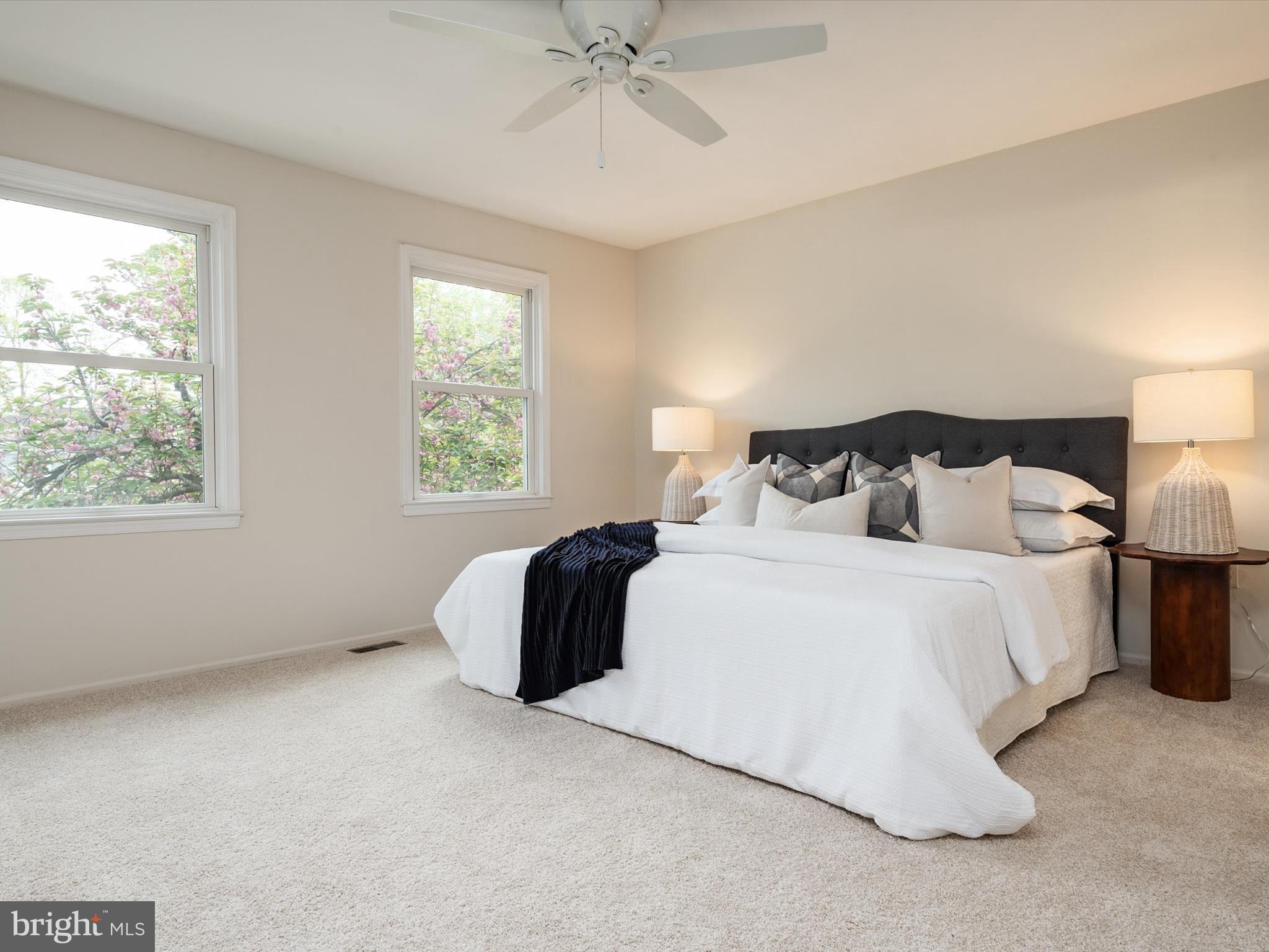 BAY HILLS - COLONIAL RIDGE - Residential