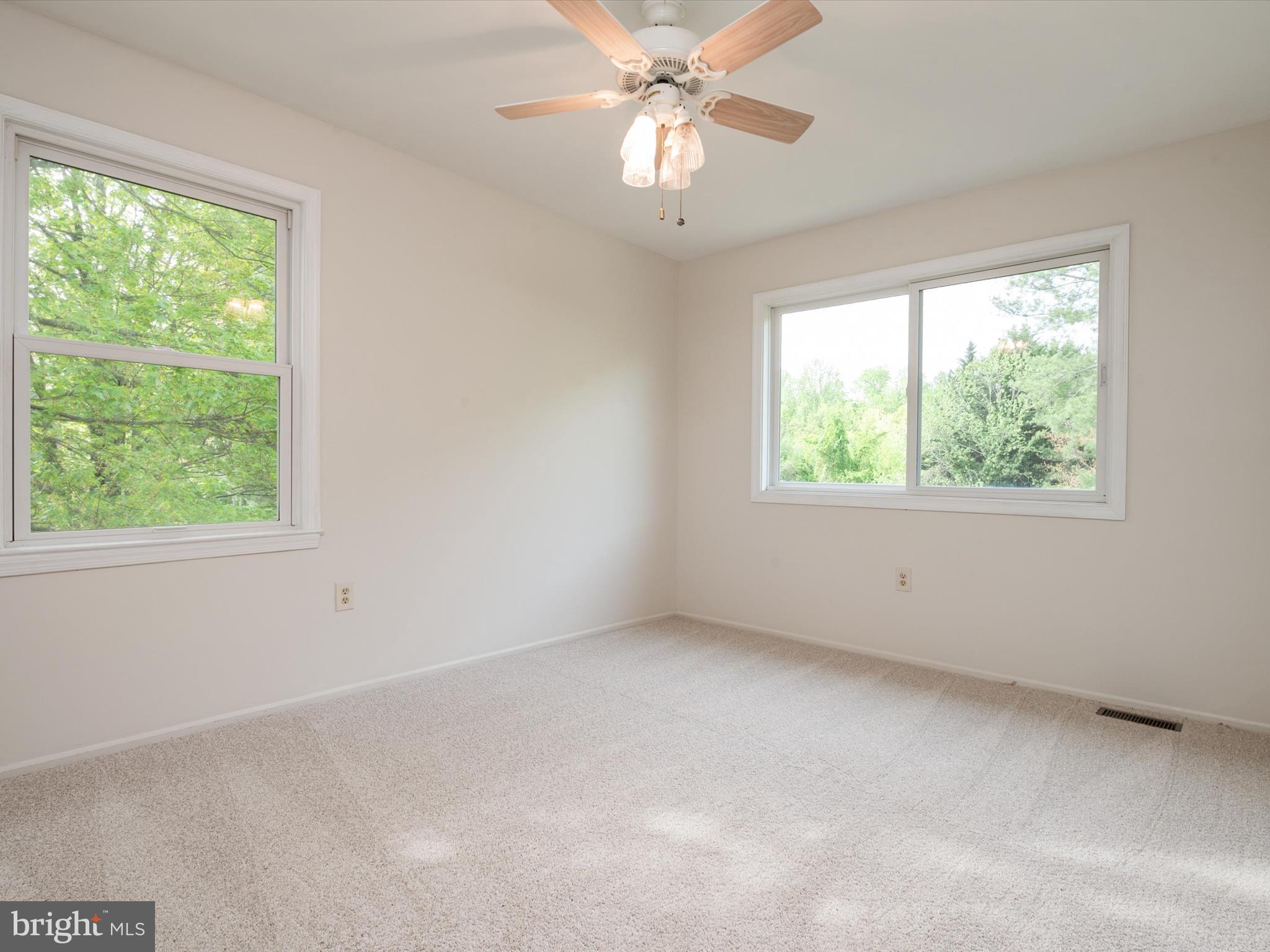 BAY HILLS - COLONIAL RIDGE - Residential