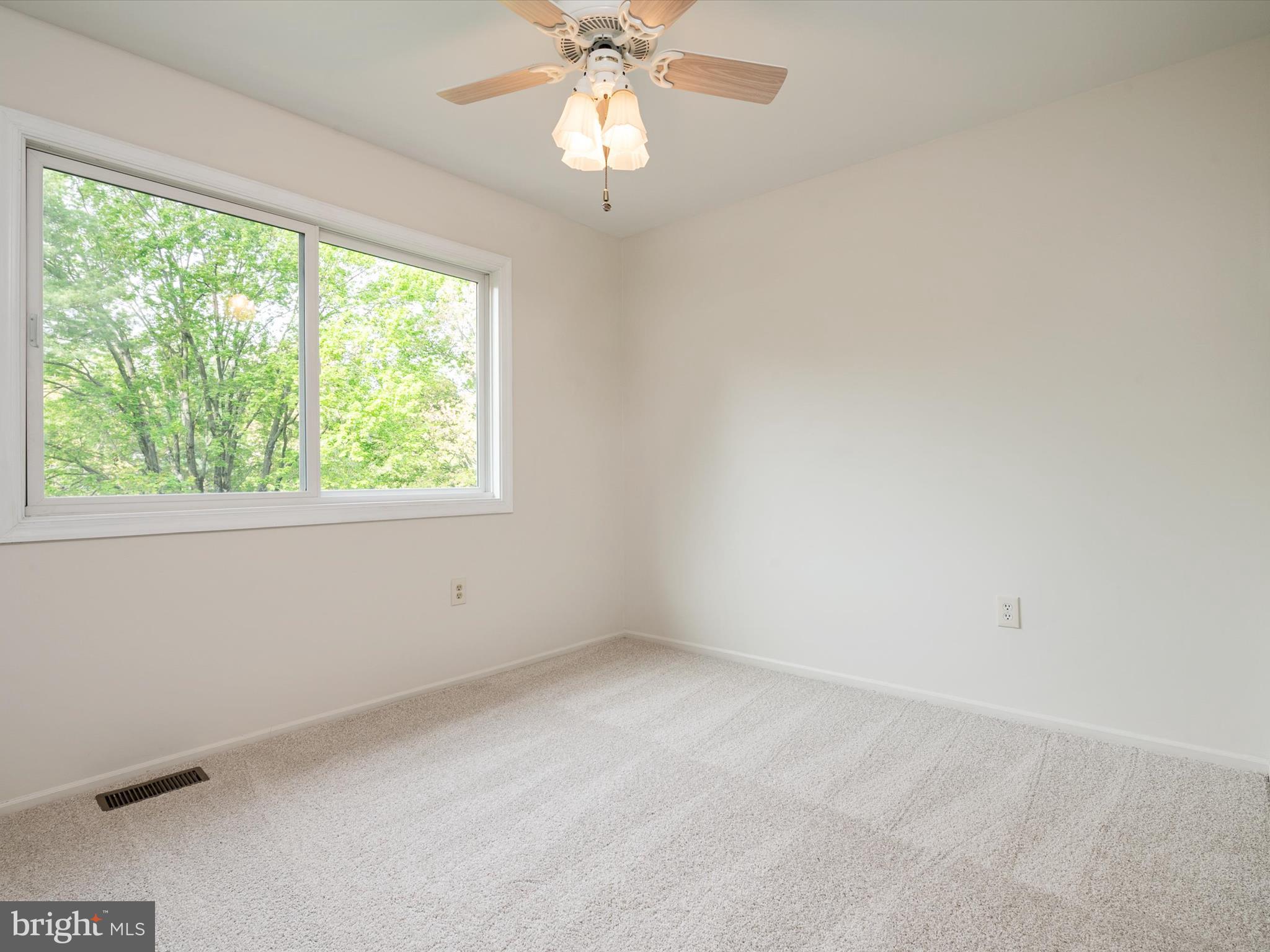 BAY HILLS - COLONIAL RIDGE - Residential