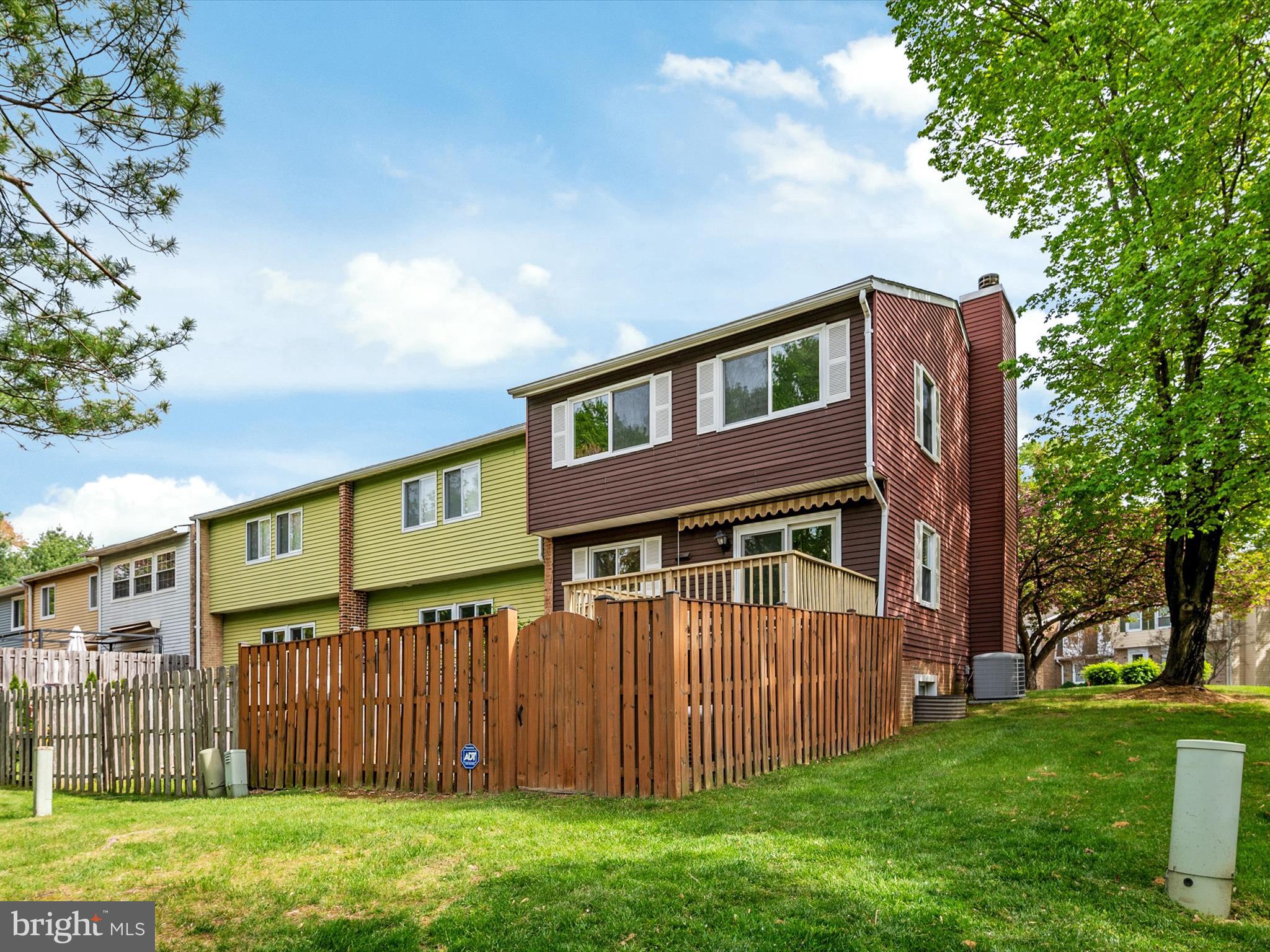 BAY HILLS - COLONIAL RIDGE - Residential