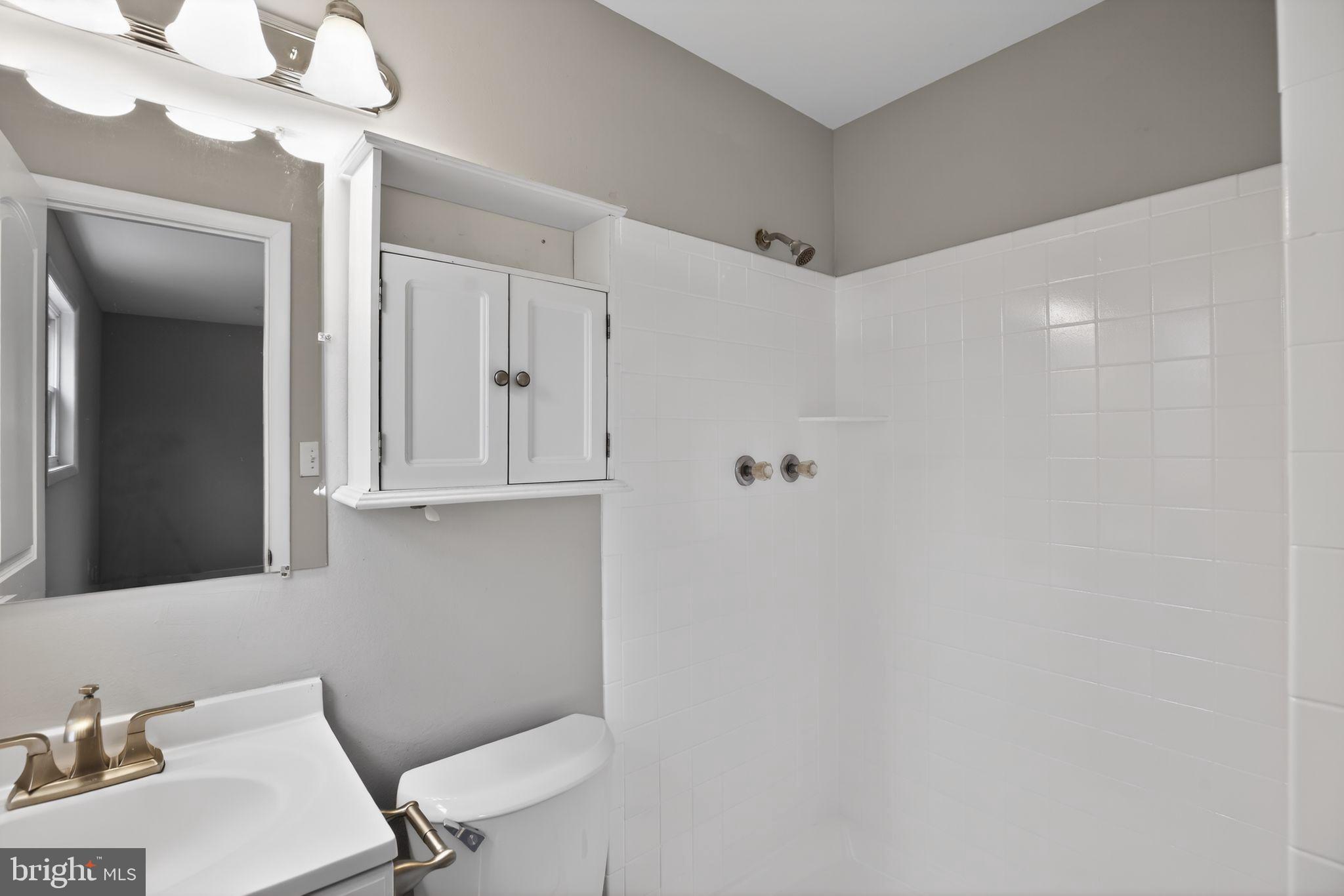 SANDY SPRING ESTATES - Residential