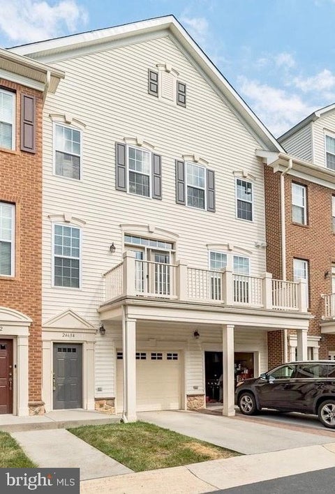 Condo For Sale - 24634 Buttonbush Terrace<br/> ALDIE, VA 20105
