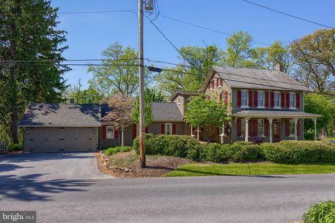 1522 HUNSECKER ROAD BIRD IN HAND PA 17505