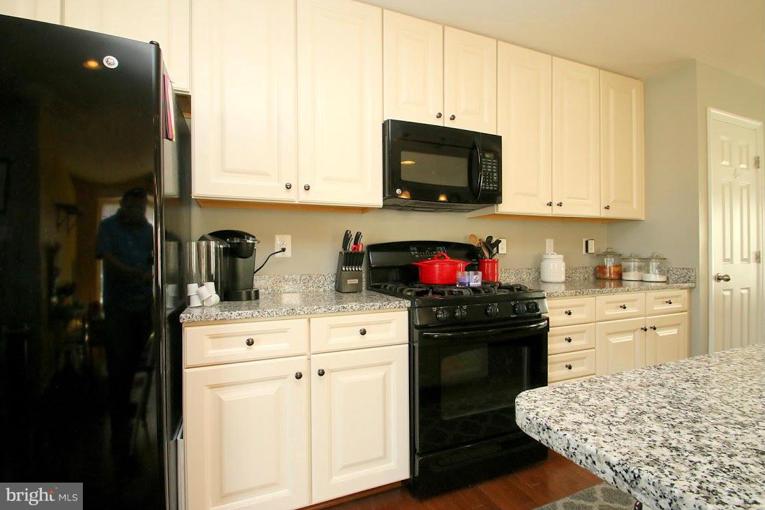 LAKES AT STANSBURY SHORE - Residential Lease