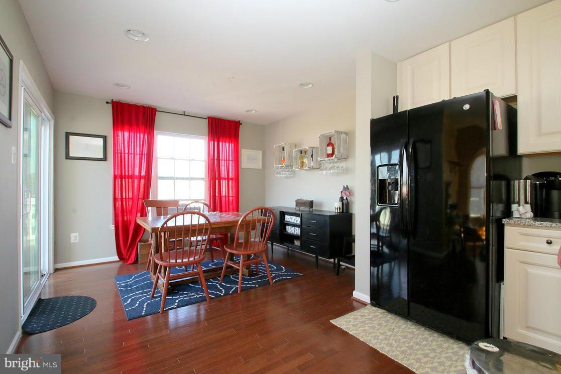 LAKES AT STANSBURY SHORE - Residential Lease