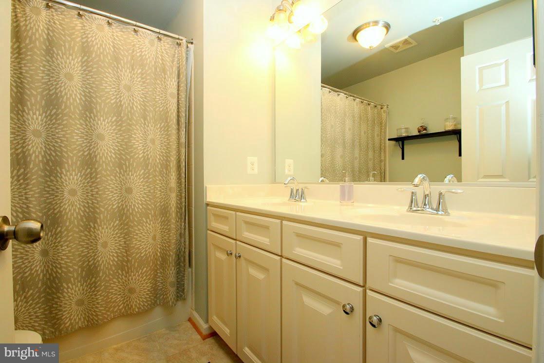 LAKES AT STANSBURY SHORE - Residential Lease