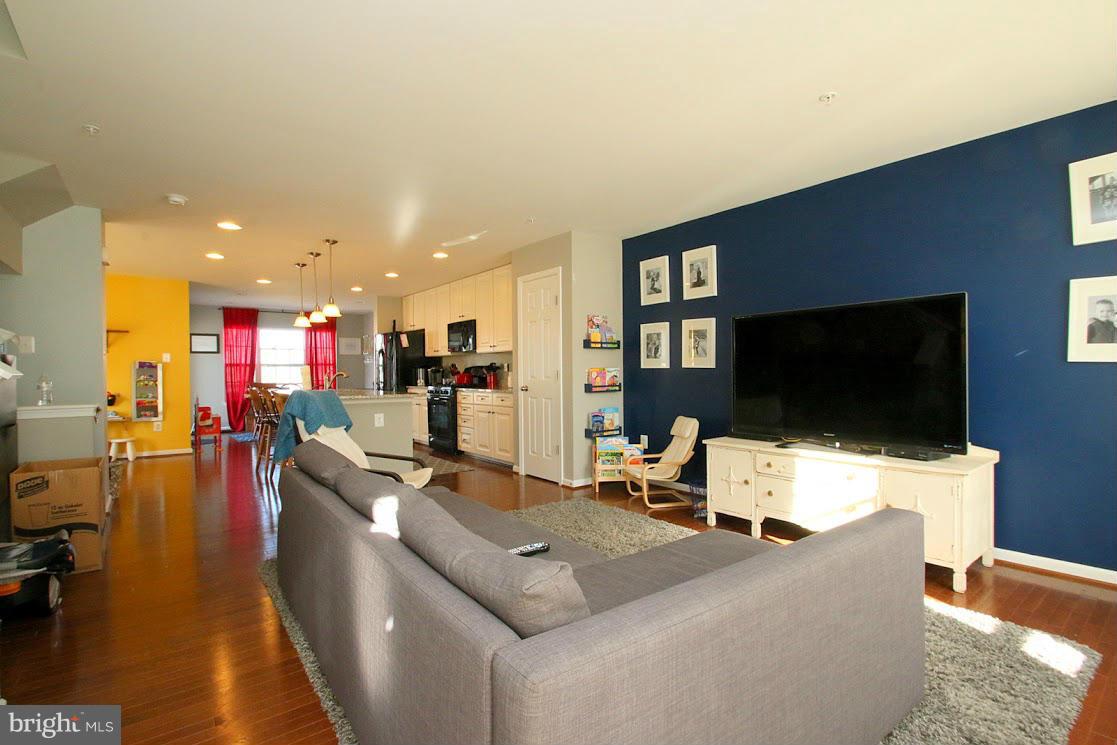 LAKES AT STANSBURY SHORE - Residential Lease