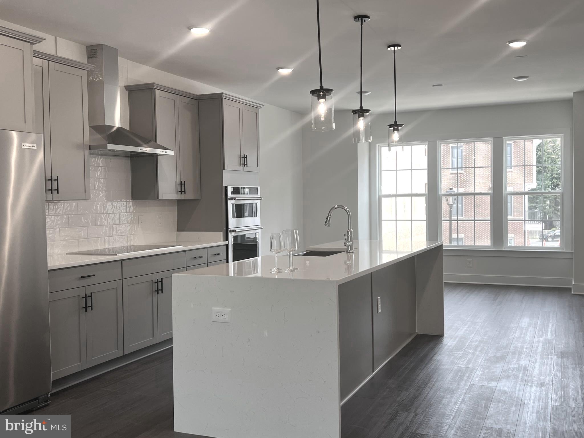 OVERLOOK AT FAIRFAX BOULEVARD - Residential Lease