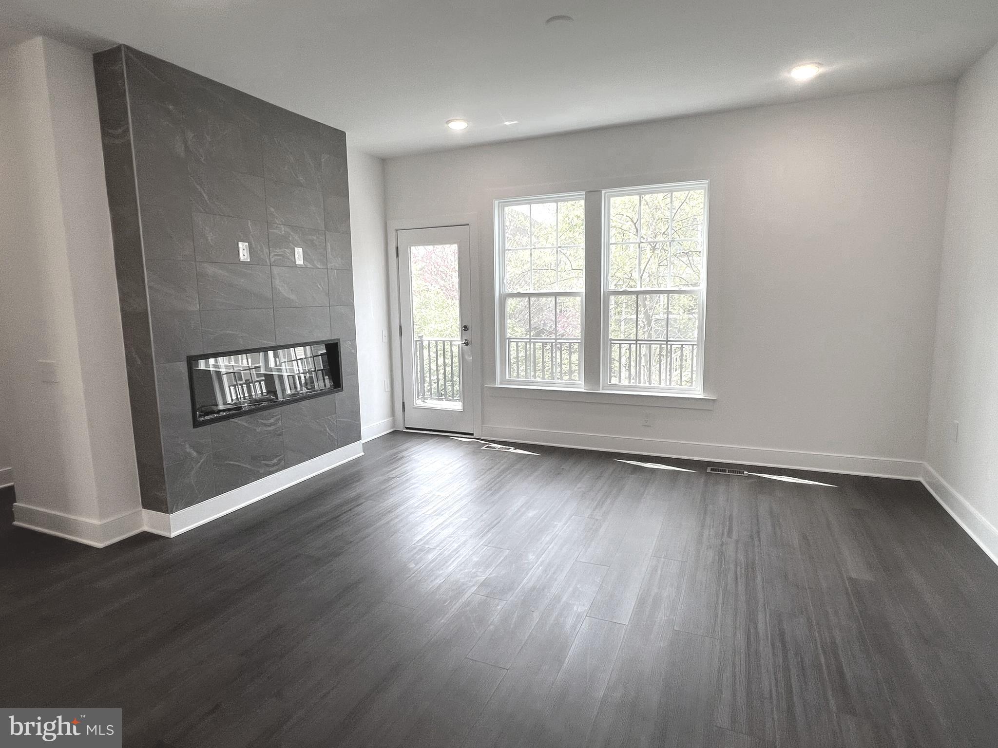 OVERLOOK AT FAIRFAX BOULEVARD - Residential Lease