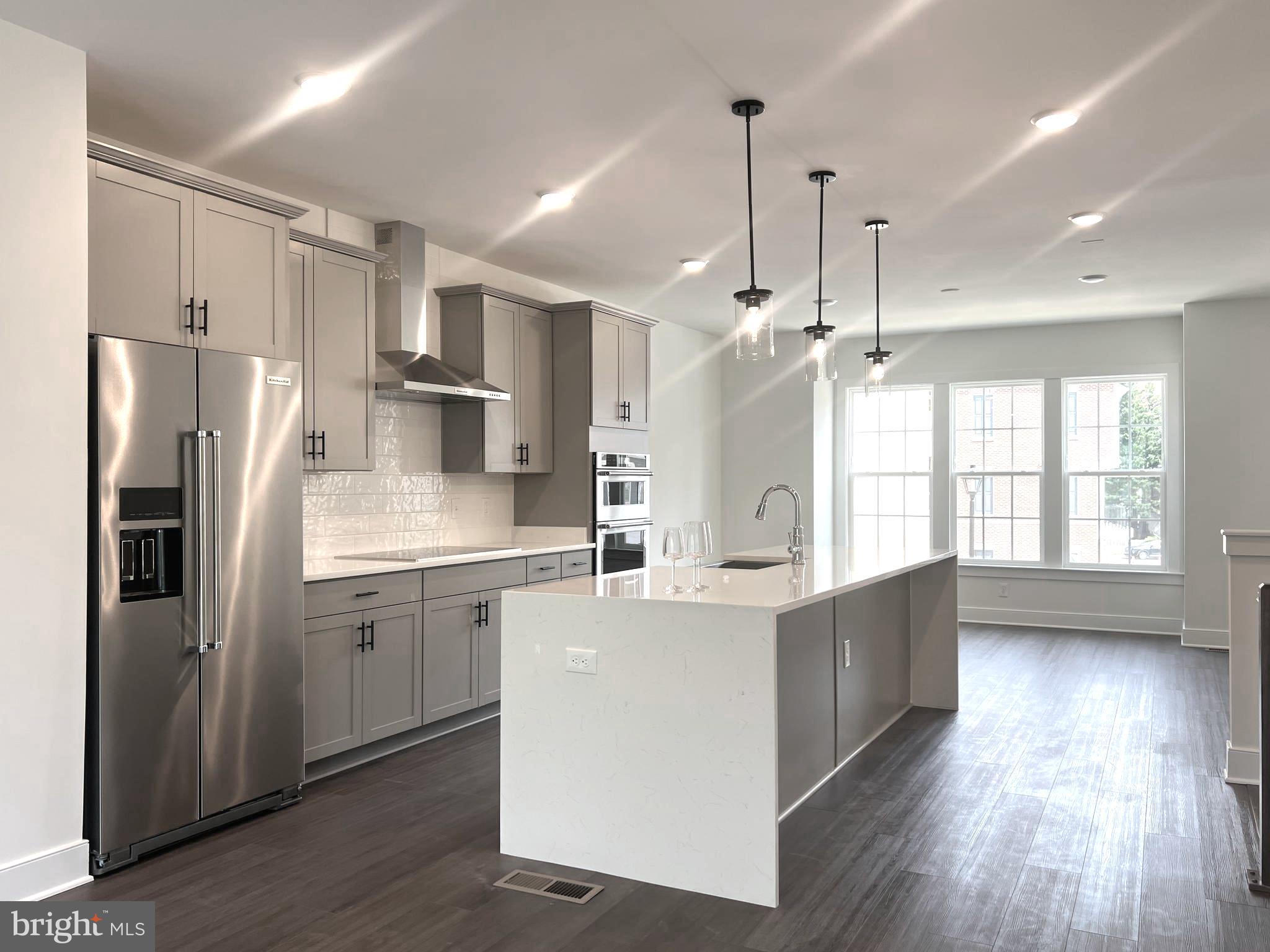 OVERLOOK AT FAIRFAX BOULEVARD - Residential Lease