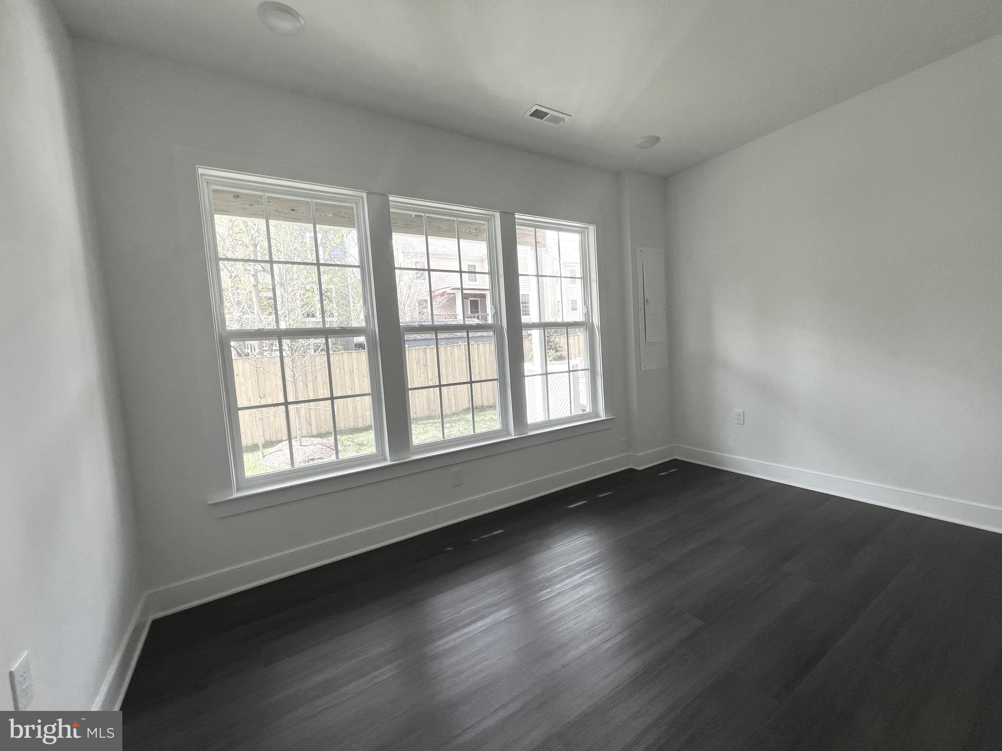 OVERLOOK AT FAIRFAX BOULEVARD - Residential Lease