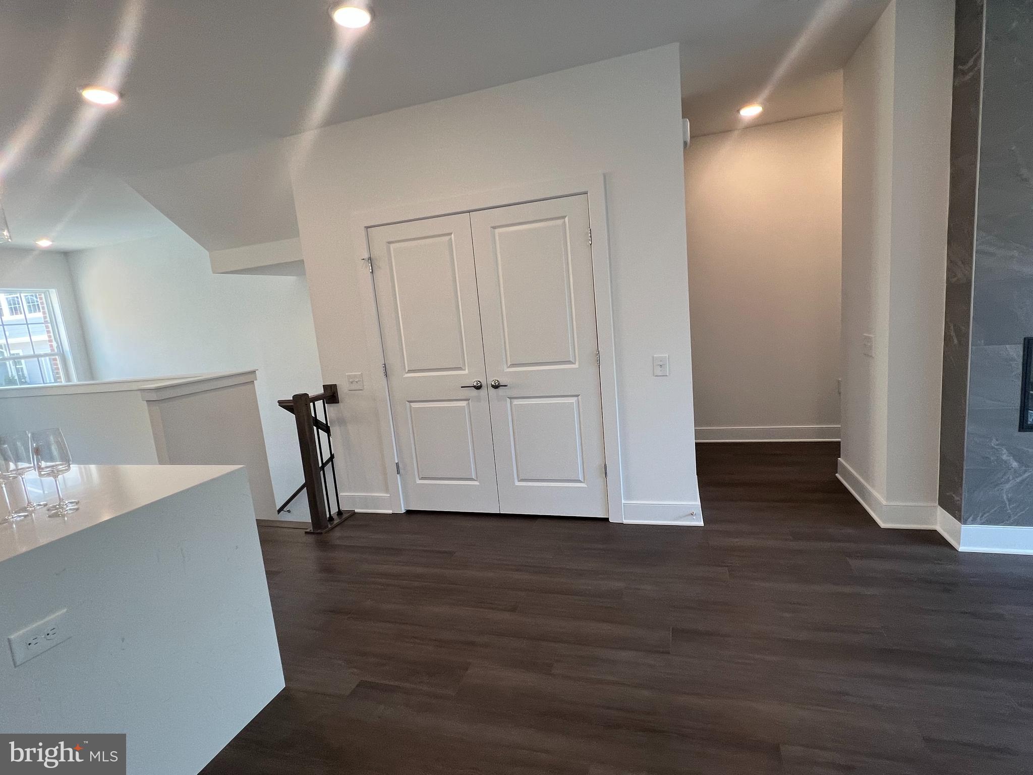 OVERLOOK AT FAIRFAX BOULEVARD - Residential Lease