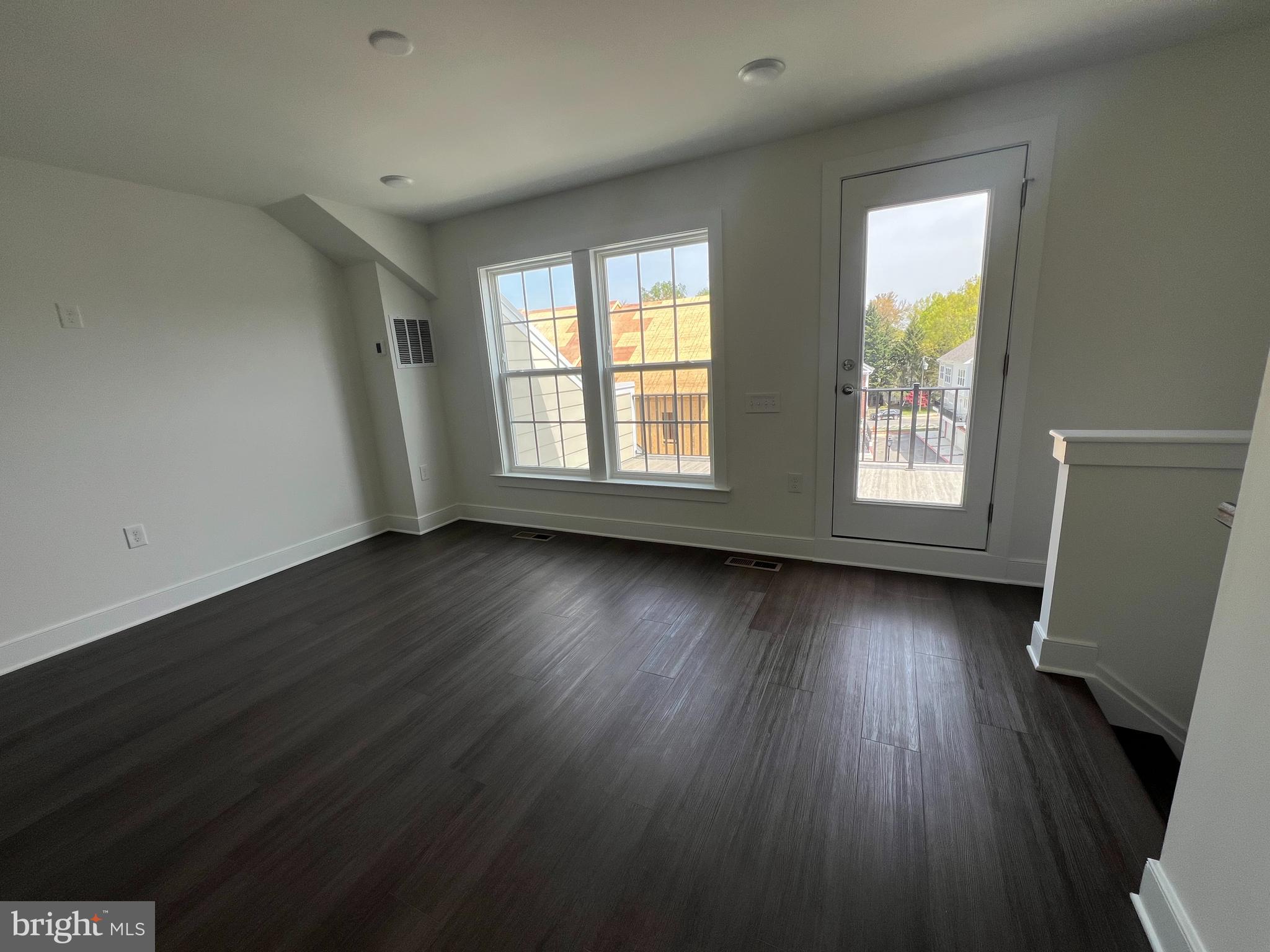 OVERLOOK AT FAIRFAX BOULEVARD - Residential Lease