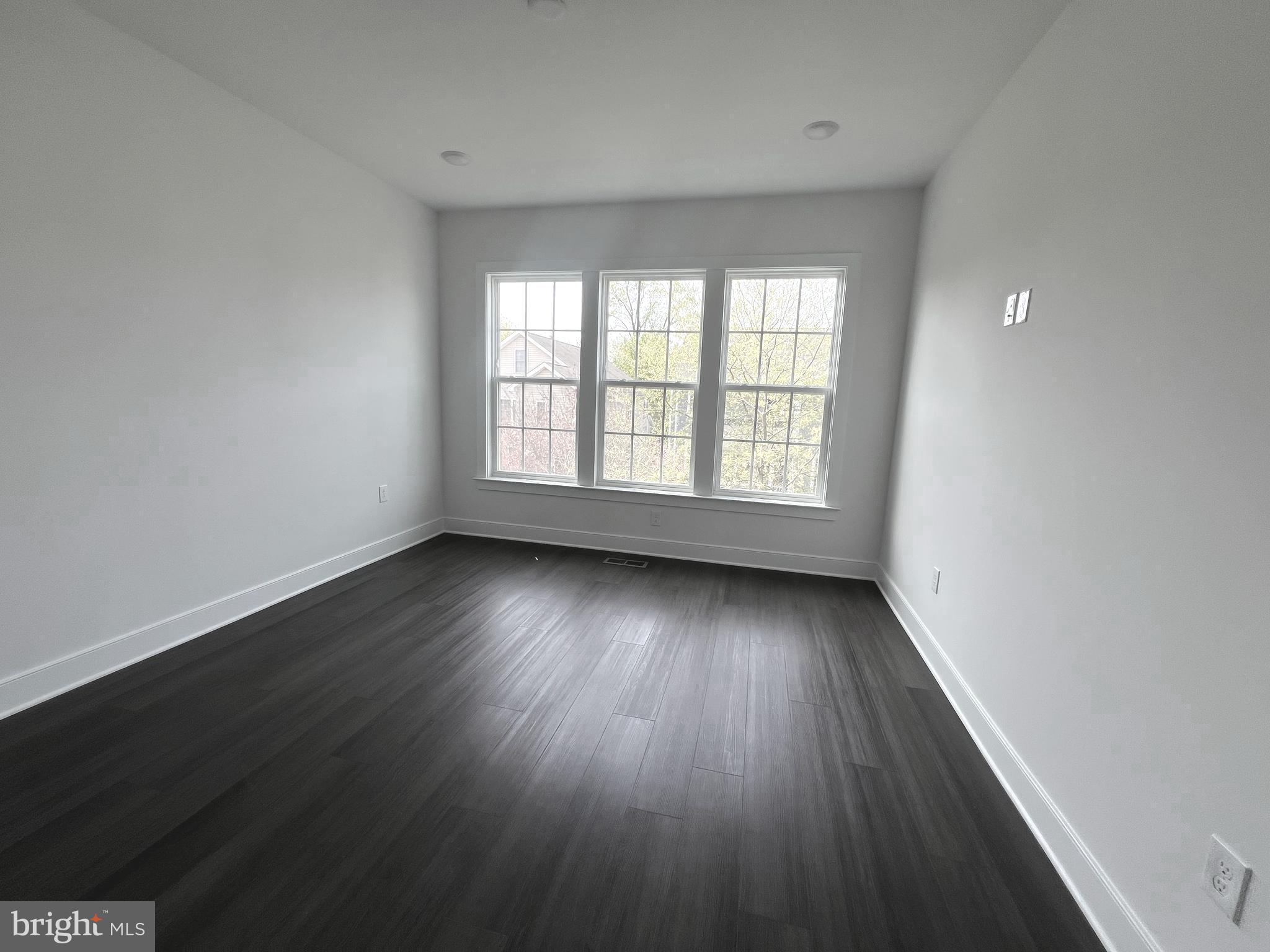 OVERLOOK AT FAIRFAX BOULEVARD - Residential Lease