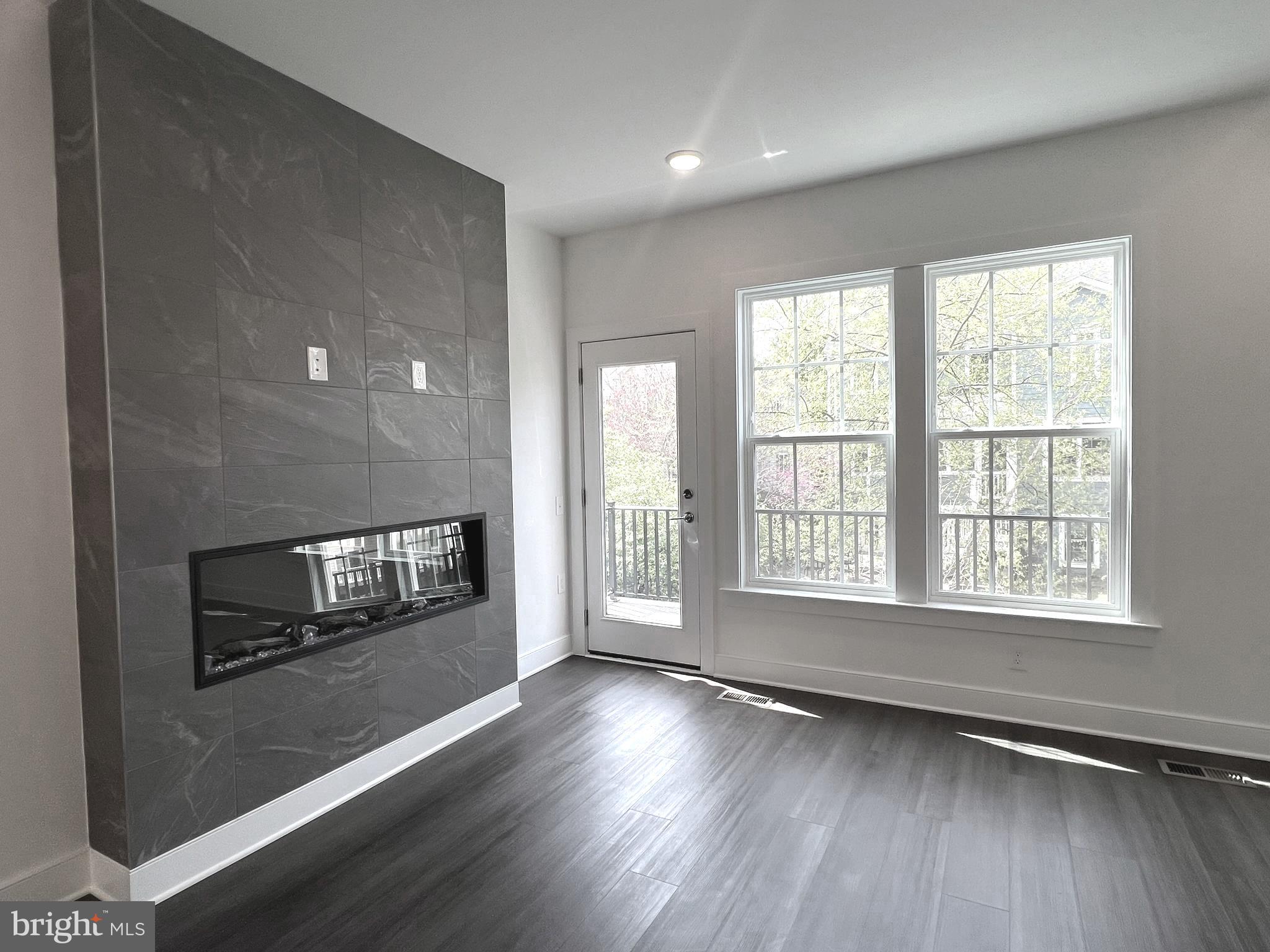 OVERLOOK AT FAIRFAX BOULEVARD - Residential Lease