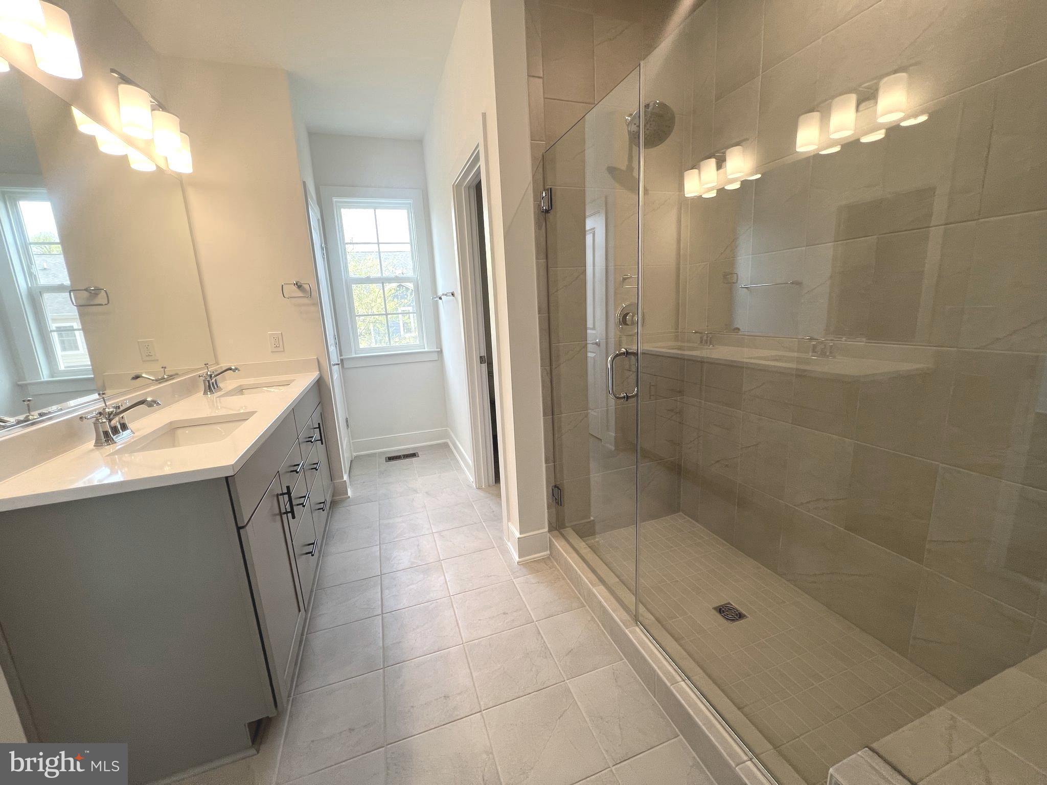 OVERLOOK AT FAIRFAX BOULEVARD - Residential Lease