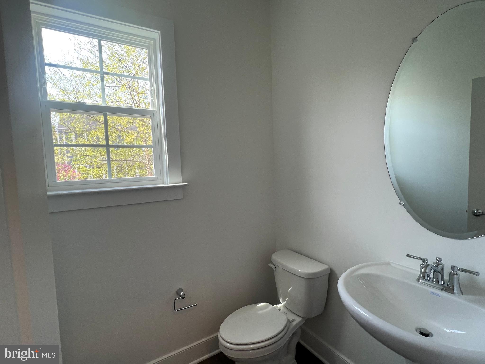 OVERLOOK AT FAIRFAX BOULEVARD - Residential Lease