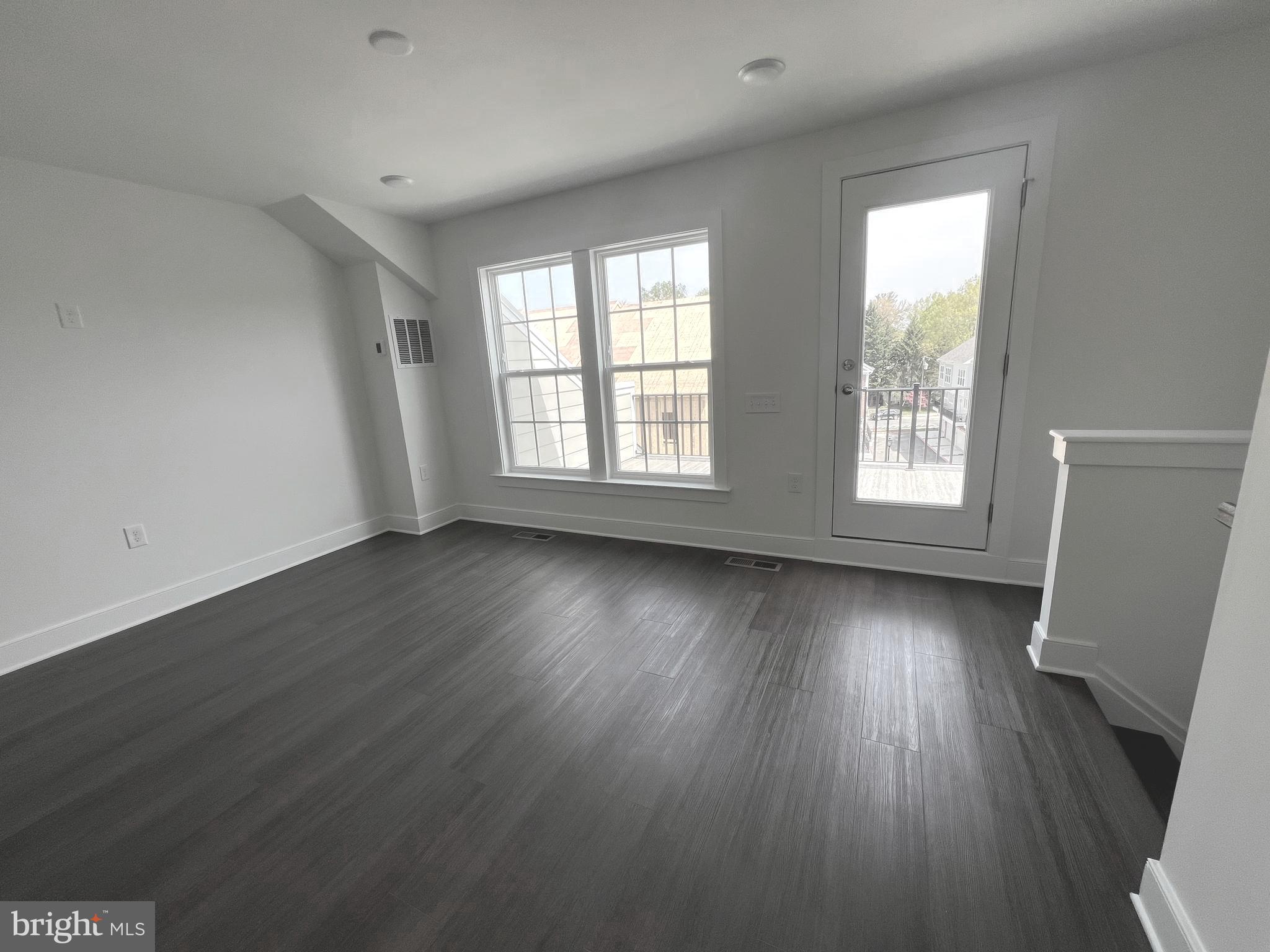 OVERLOOK AT FAIRFAX BOULEVARD - Residential Lease