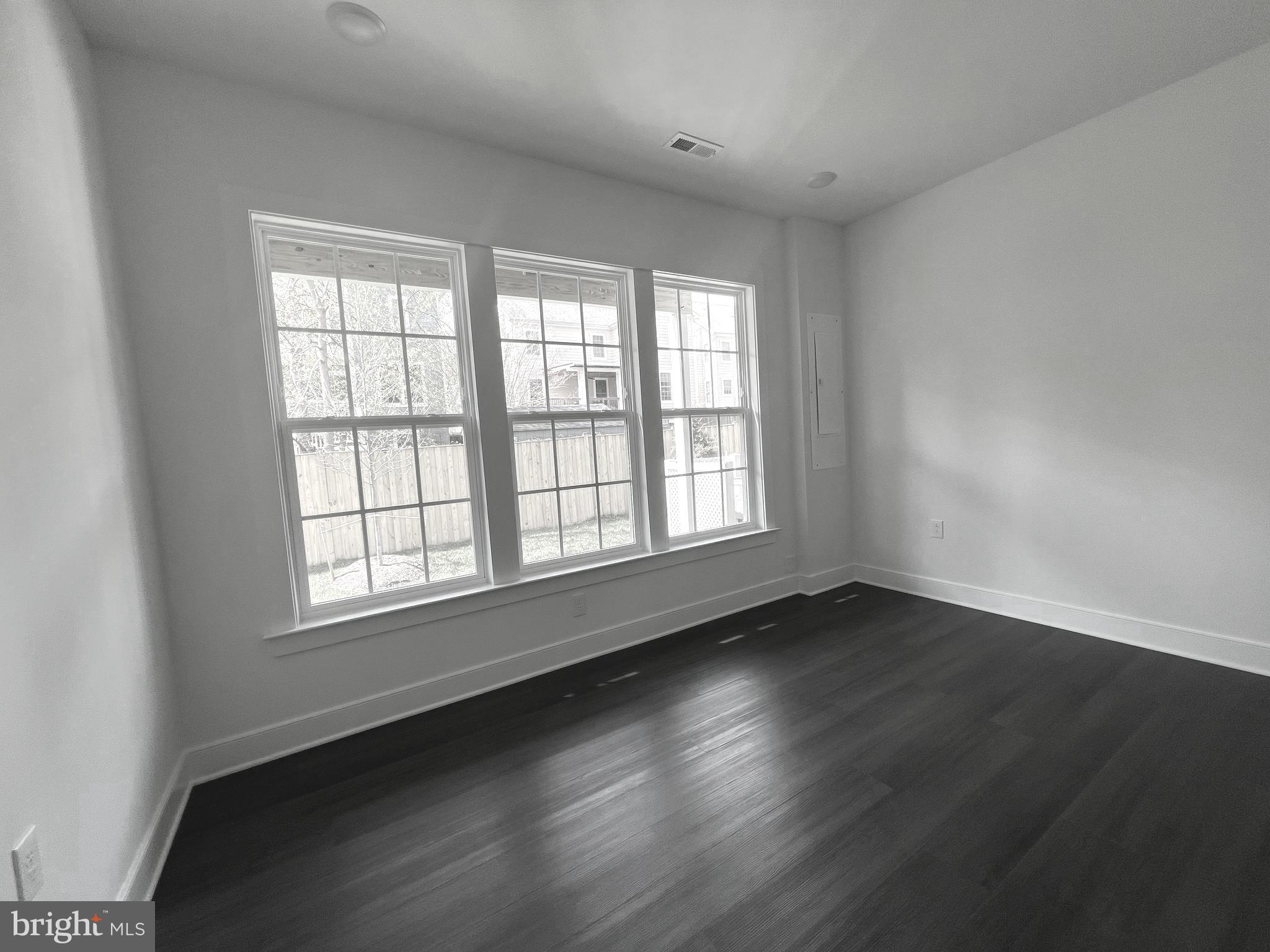 OVERLOOK AT FAIRFAX BOULEVARD - Residential Lease