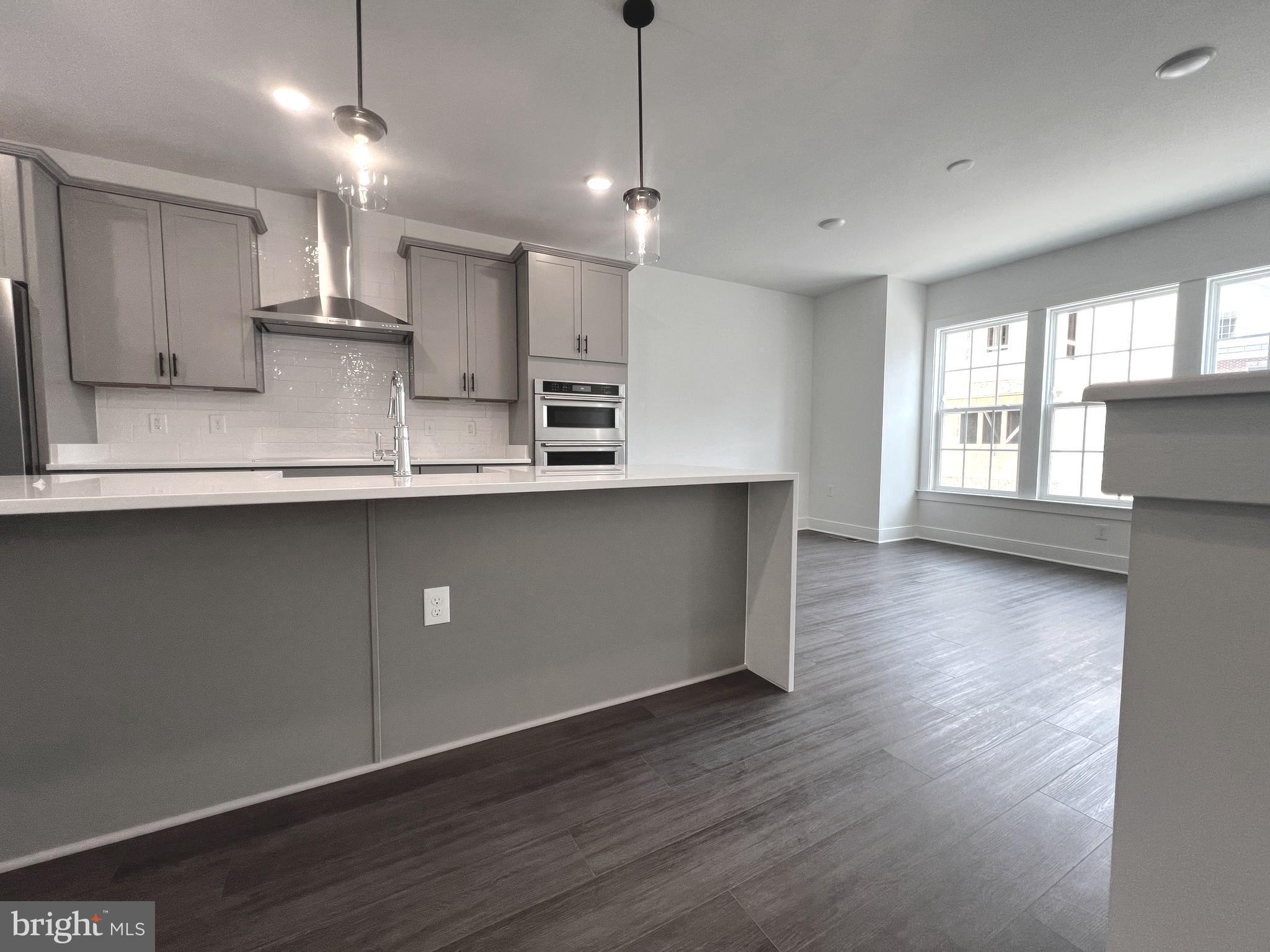 OVERLOOK AT FAIRFAX BOULEVARD - Residential Lease