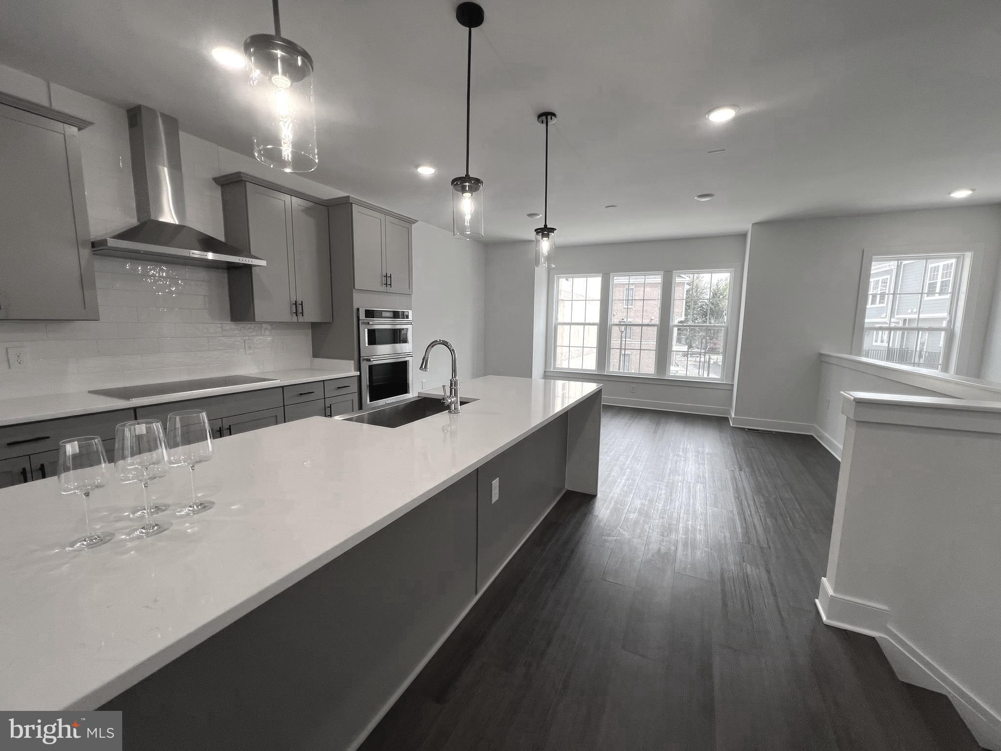 OVERLOOK AT FAIRFAX BOULEVARD - Residential Lease