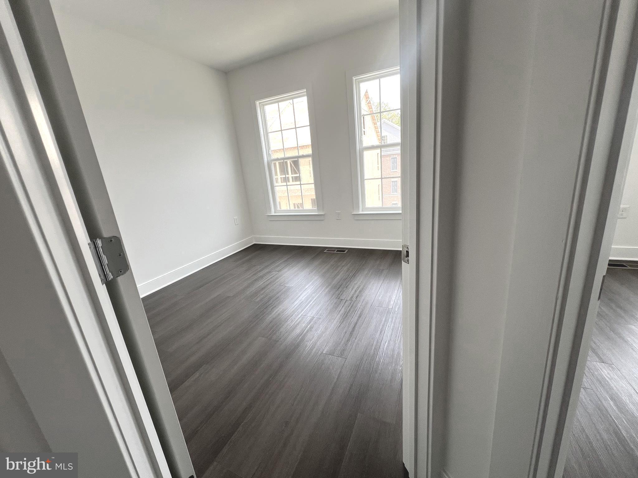 OVERLOOK AT FAIRFAX BOULEVARD - Residential Lease