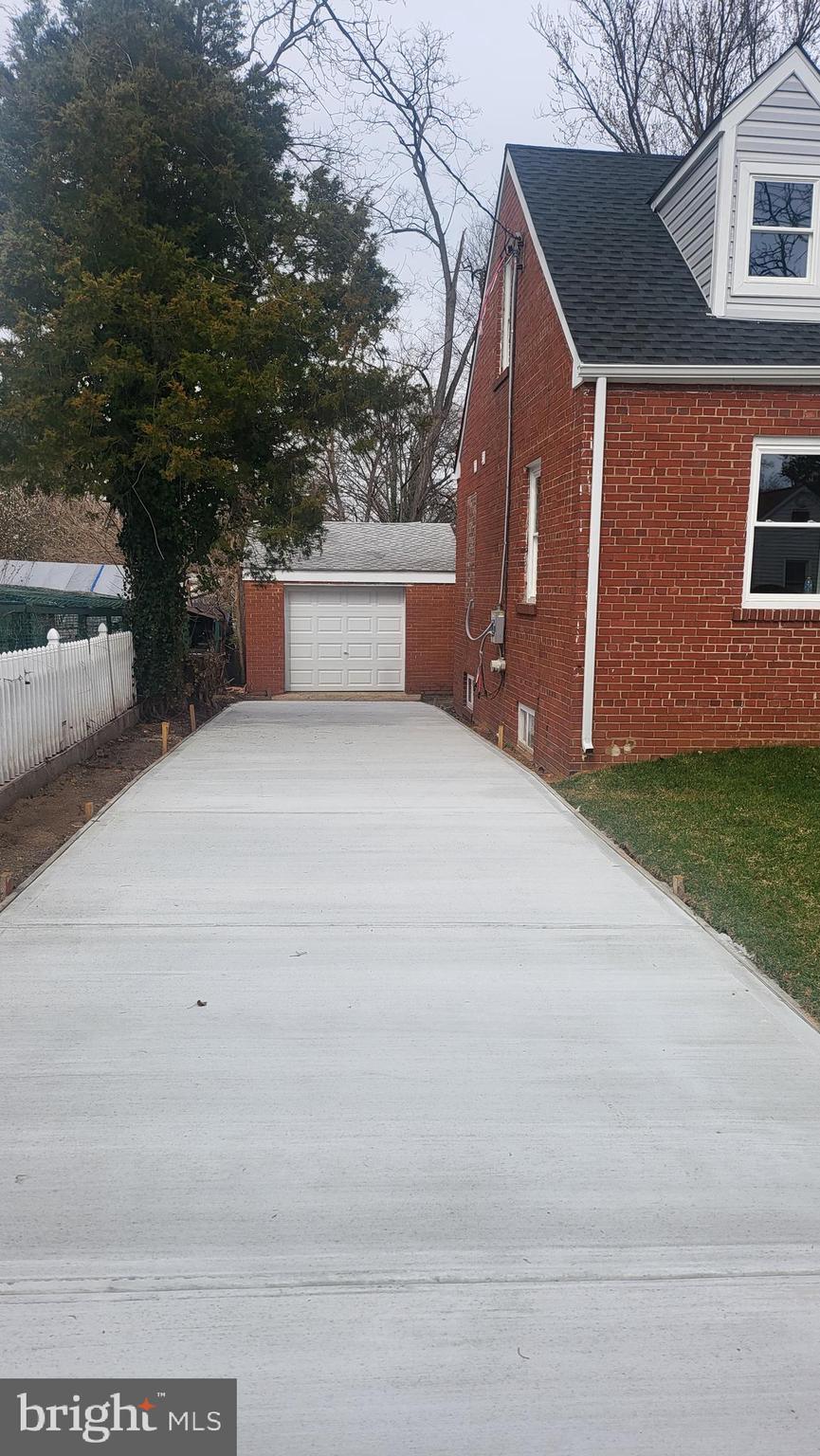 BRENTWOOD - Residential