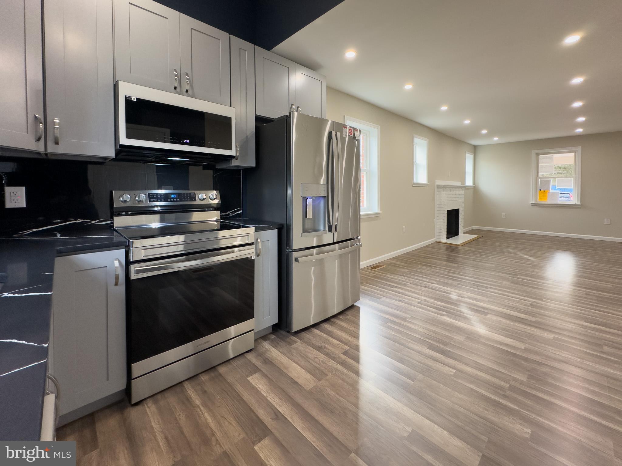 BRENTWOOD - Residential