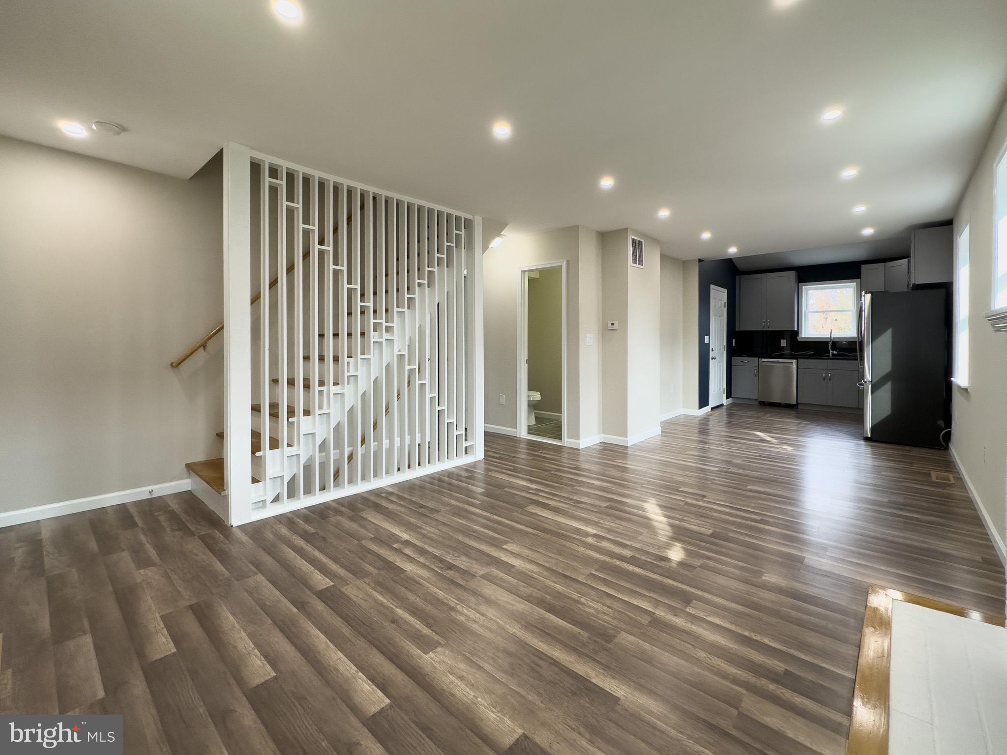 BRENTWOOD - Residential