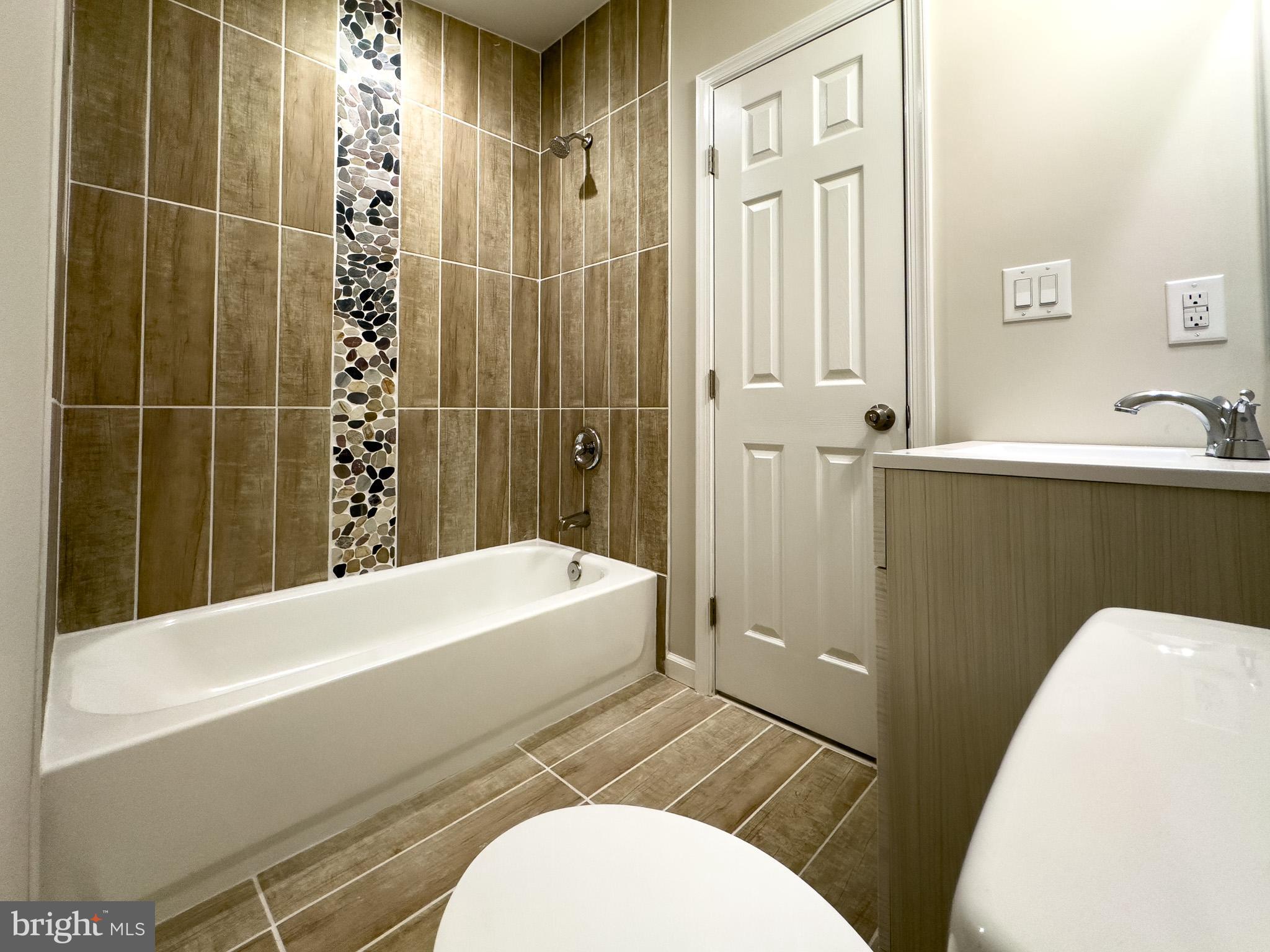 BRENTWOOD - Residential